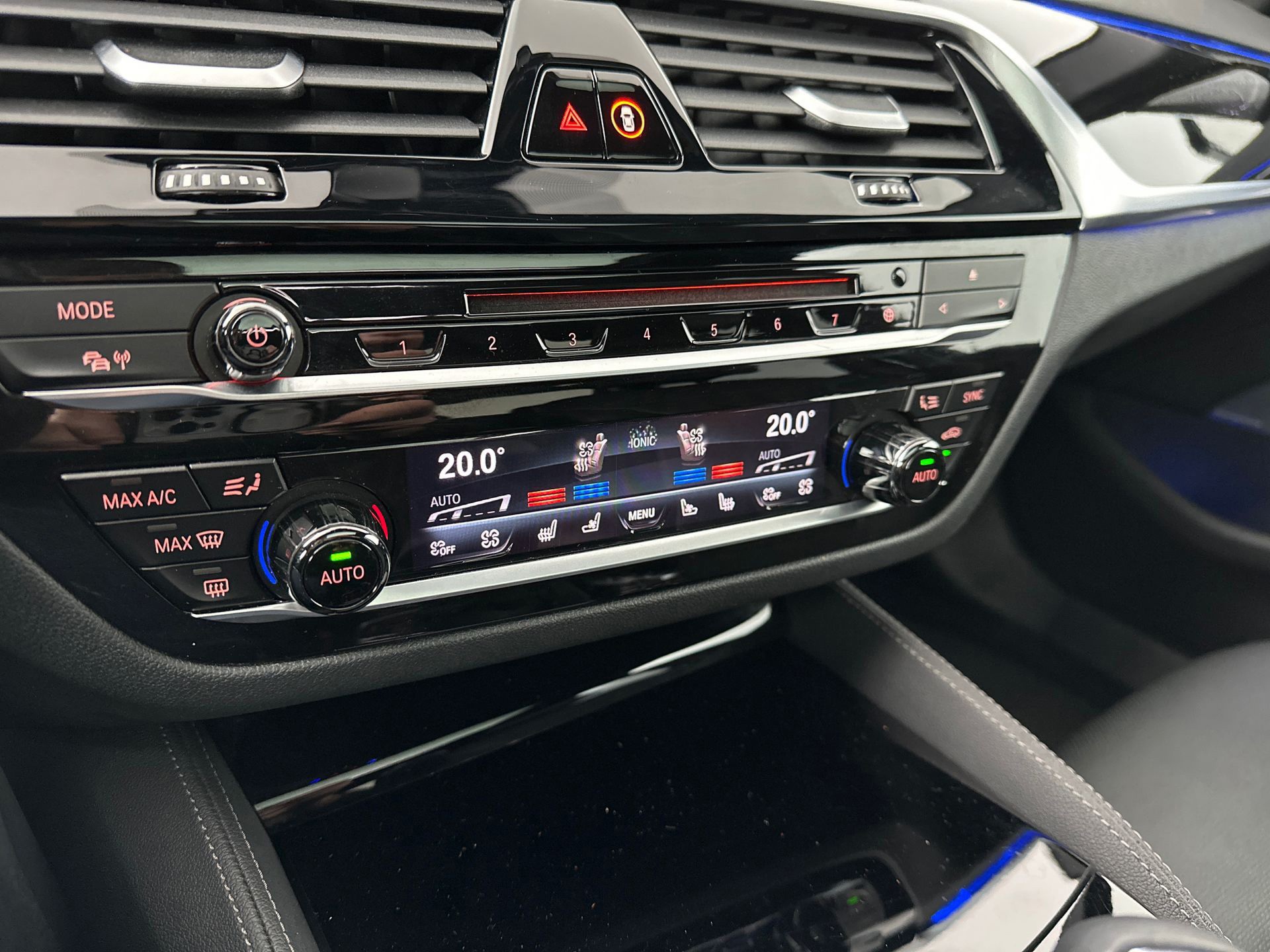 BMW 5-Serie M550i xDrive High Executive B&W Stoelkoeling 360 (2017), foto 11