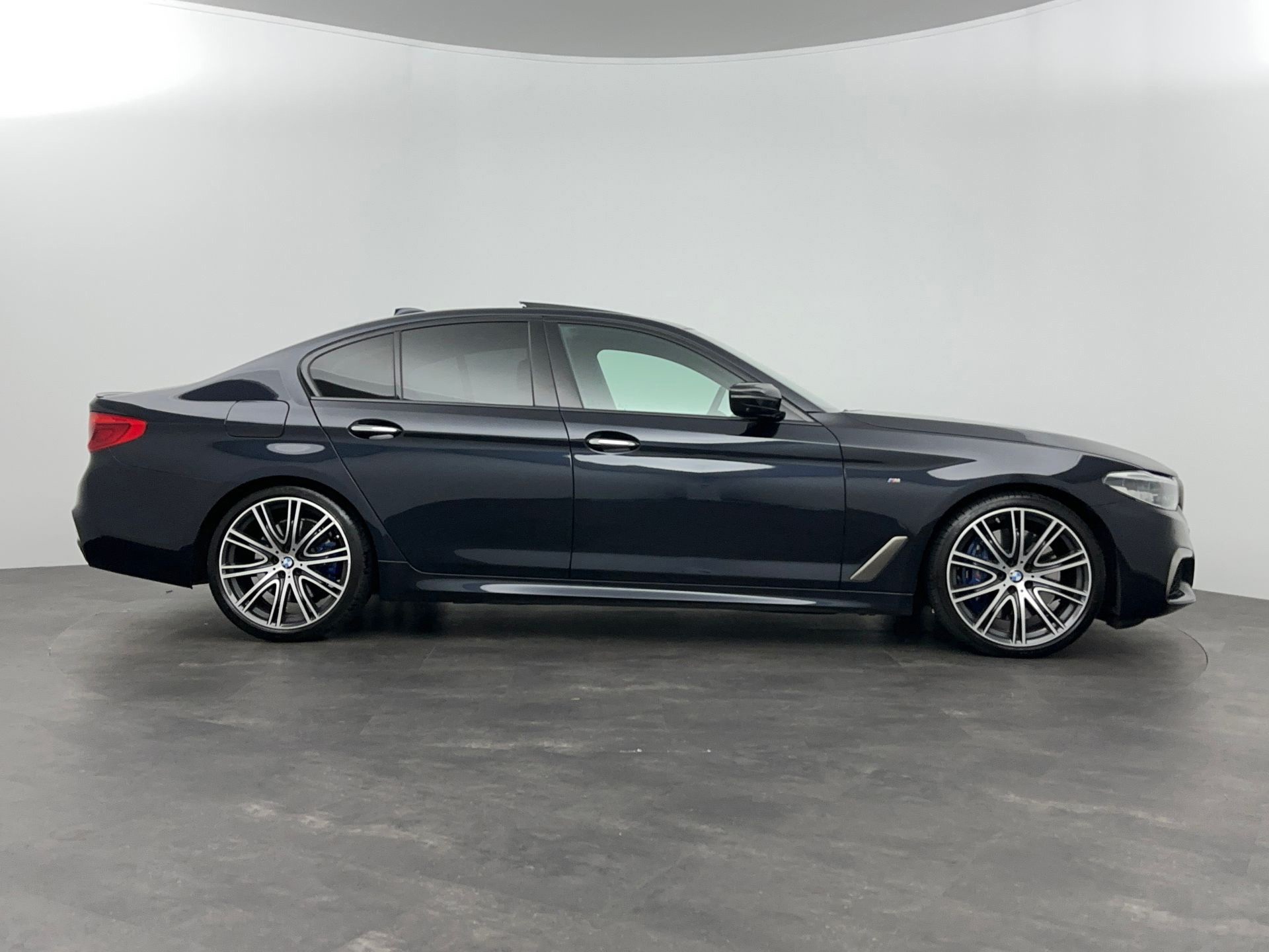 BMW 5-Serie M550i xDrive High Executive B&W Stoelkoeling 360 (2017), foto 27