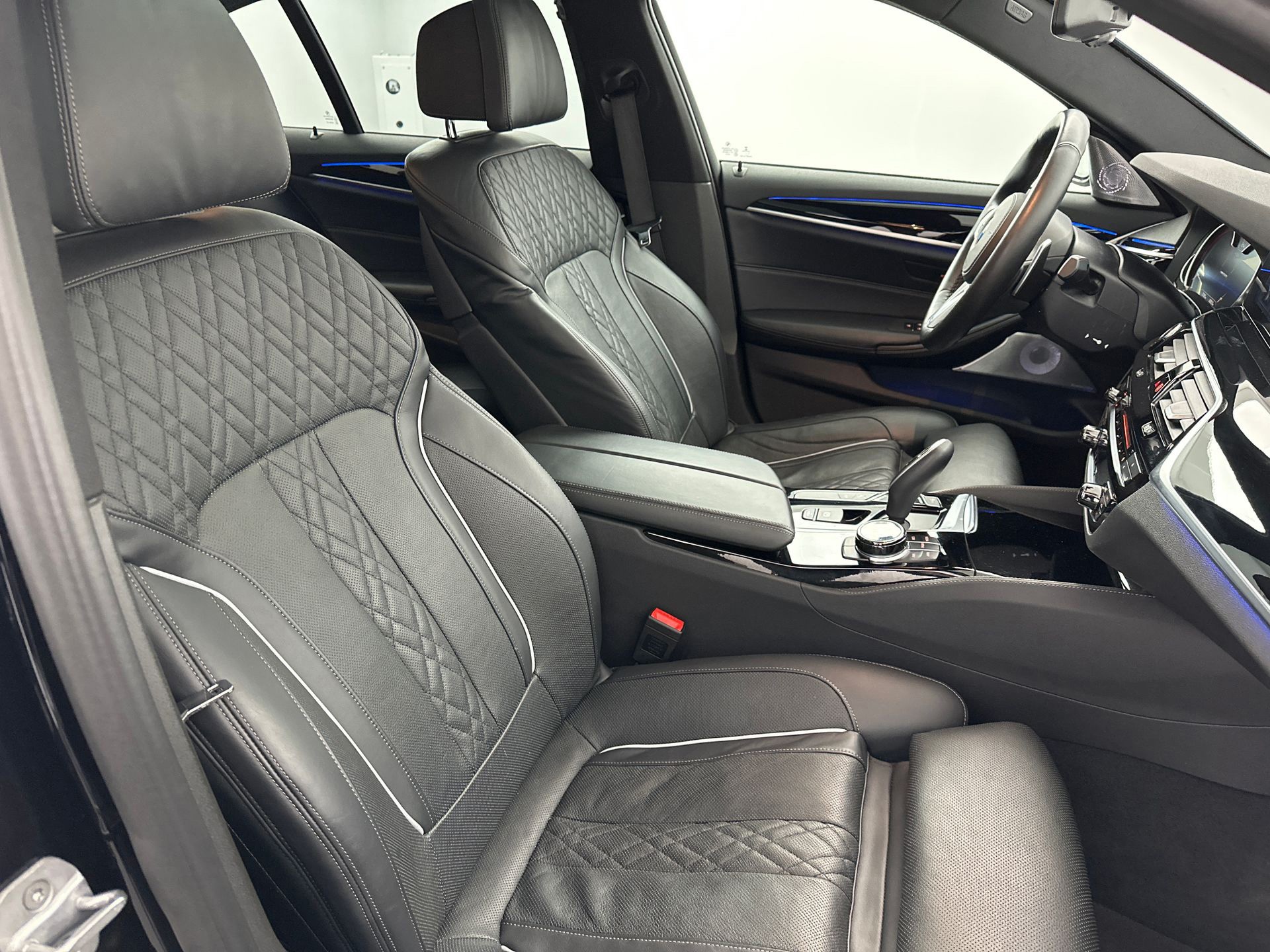 BMW 5-Serie M550i xDrive High Executive B&W Stoelkoeling 360 (2017), foto 29