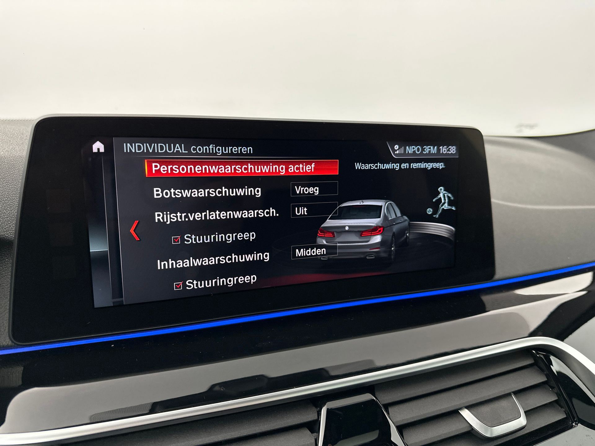 BMW 5-Serie M550i xDrive High Executive B&W Stoelkoeling 360 (2017), foto 5