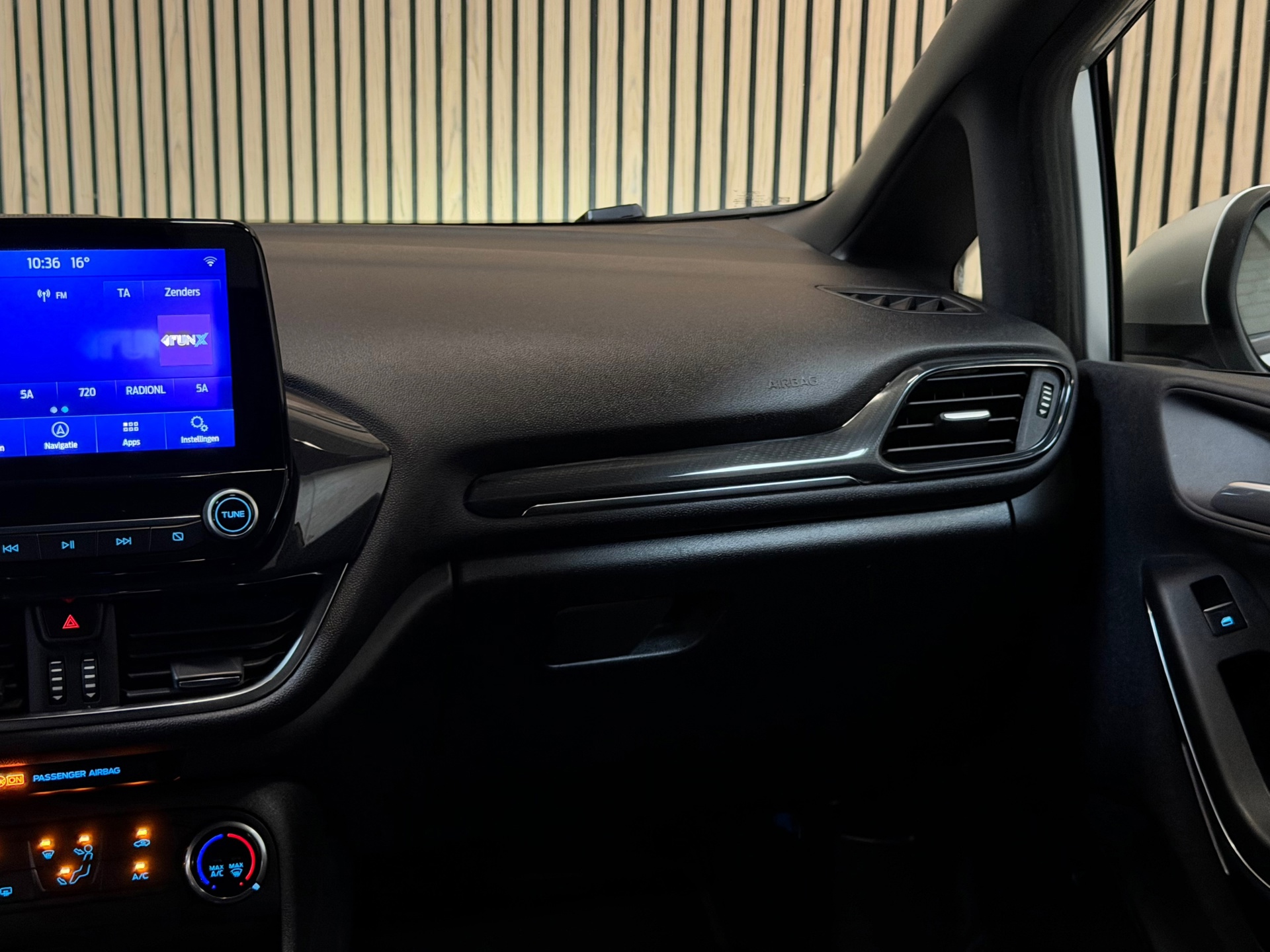 Ford Fiesta 1.0 EcoBoost ST-Line (2019), foto 29