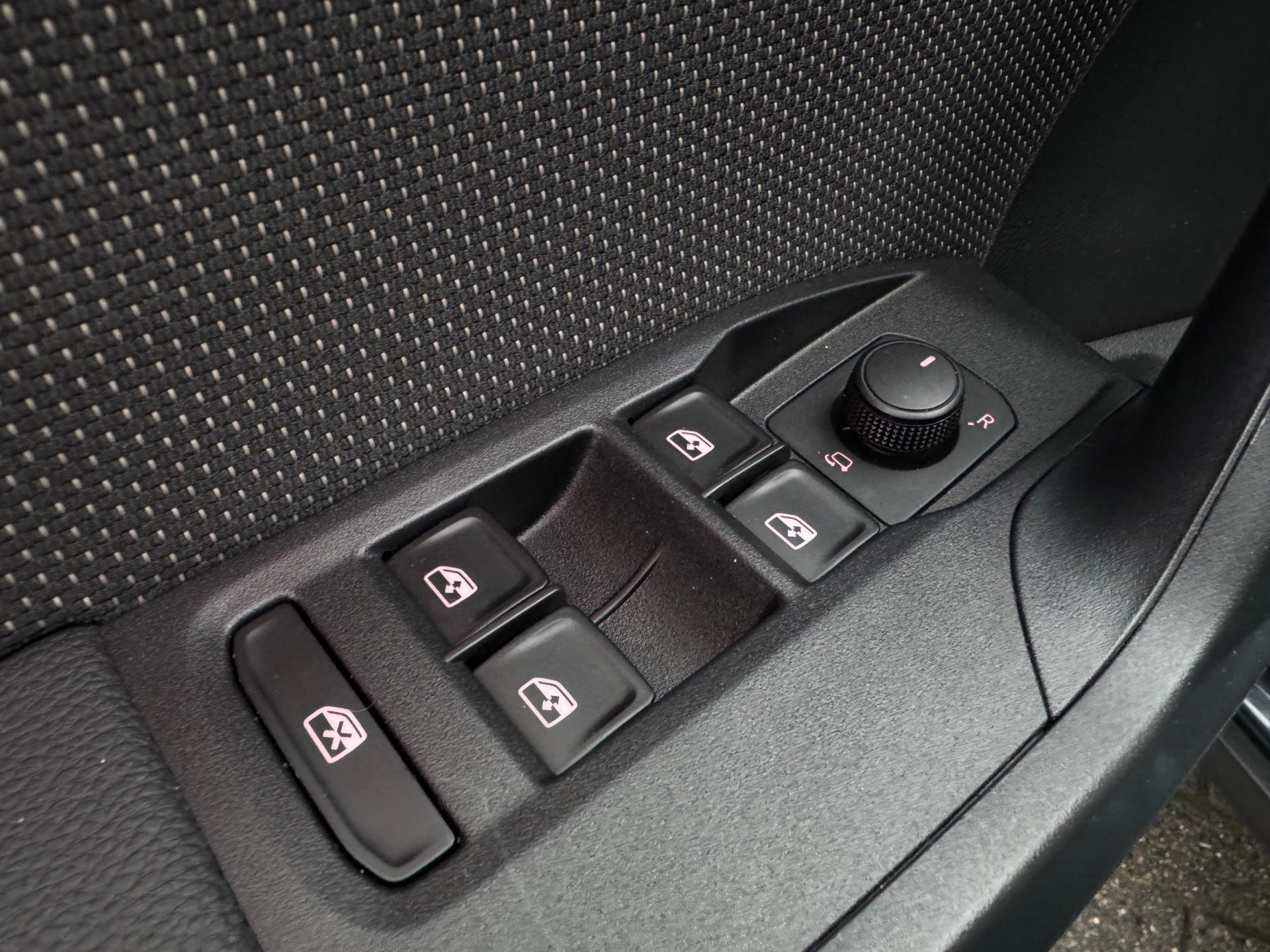 Seat Arona 1.0 TSI Xcellence Business Intense (2019), foto 13
