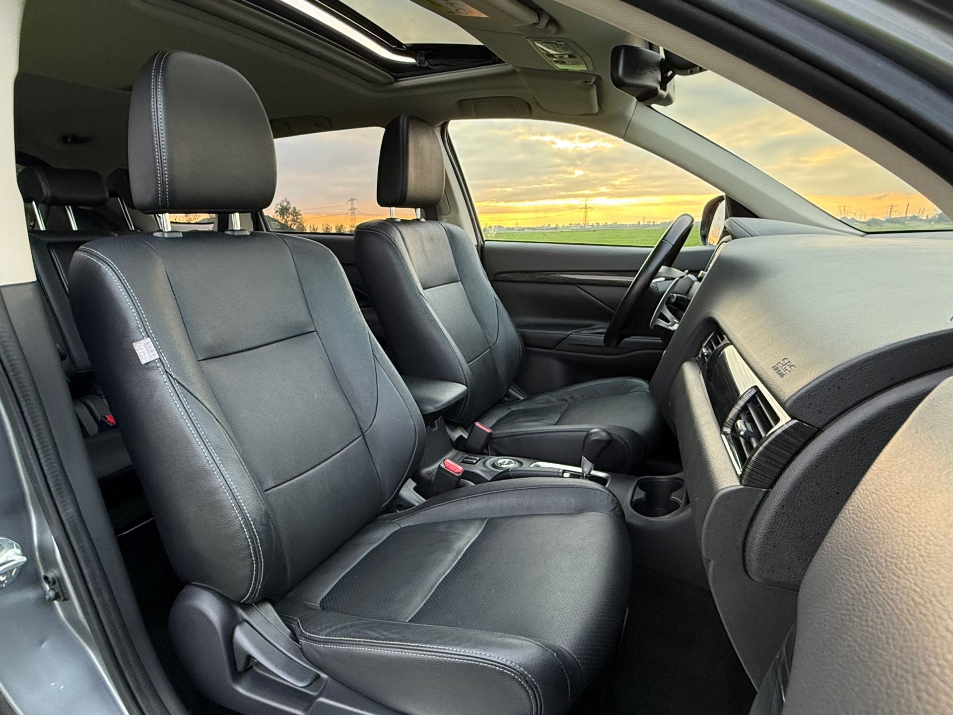 Mitsubishi Outlander 2.0 Instyle 4WD (2016), foto 12