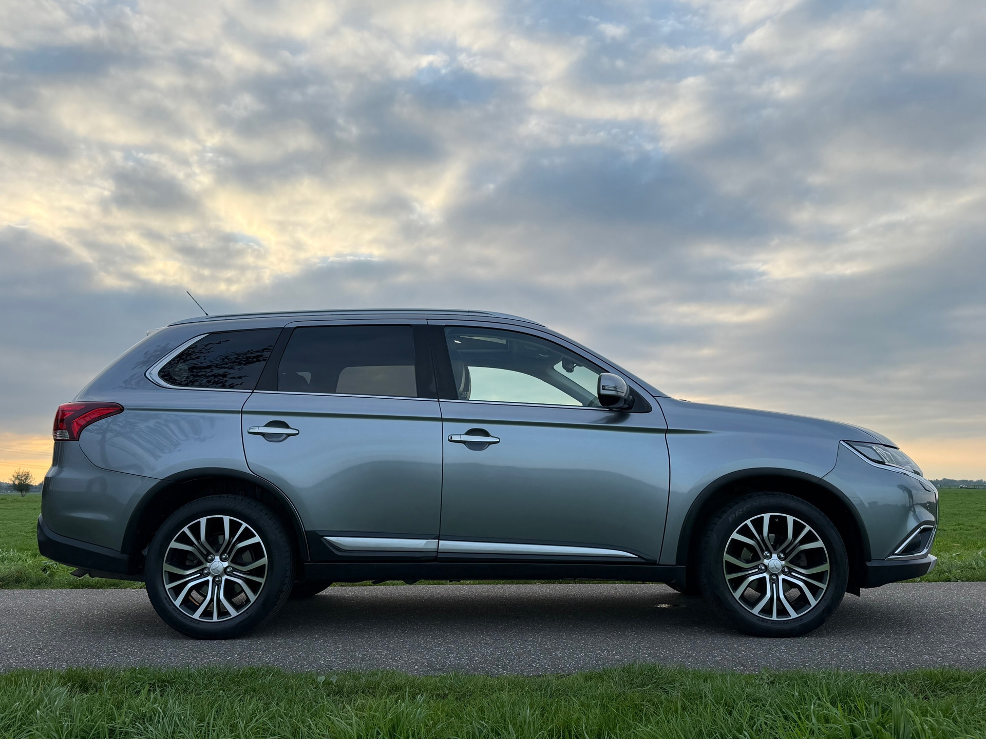 Mitsubishi Outlander 2.0 Instyle 4WD (2016), foto 35