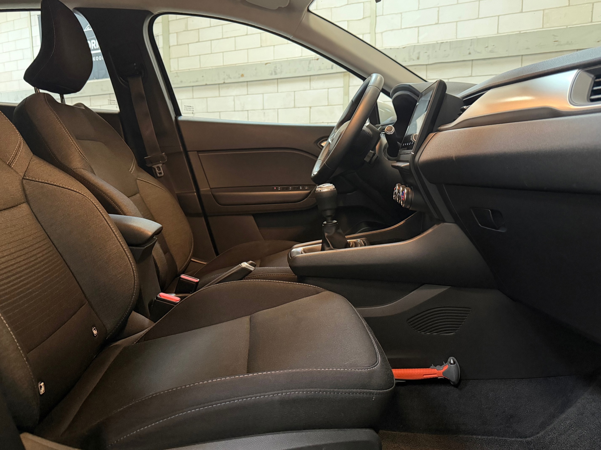 Renault Captur 1.3 TCe 140 Business Zen (2021), foto 12
