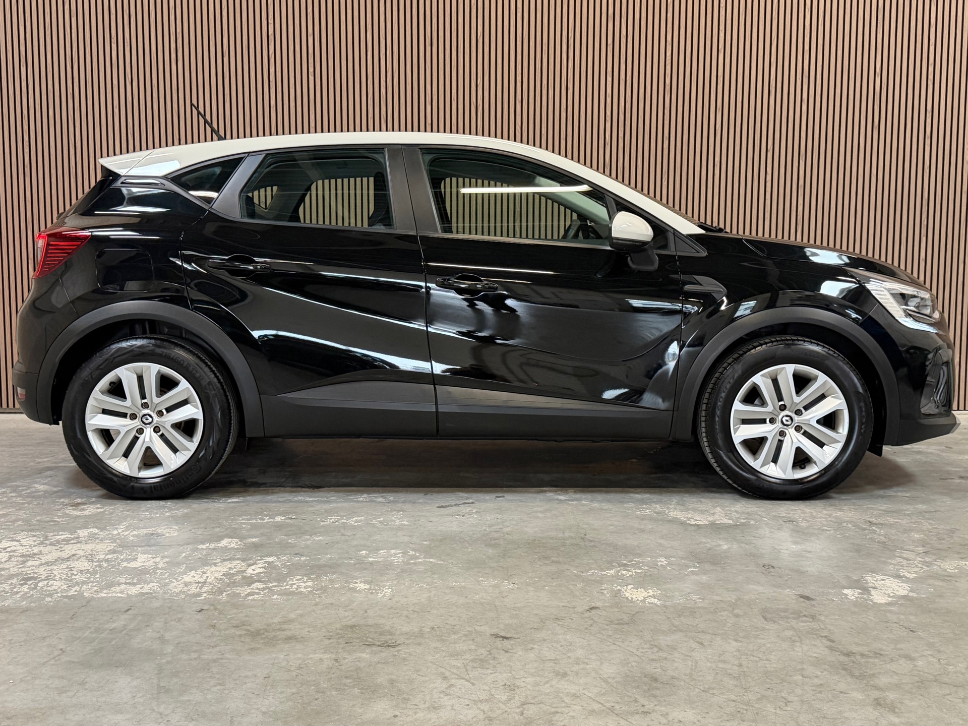 Renault Captur 1.3 TCe 140 Business Zen (2021), foto 21