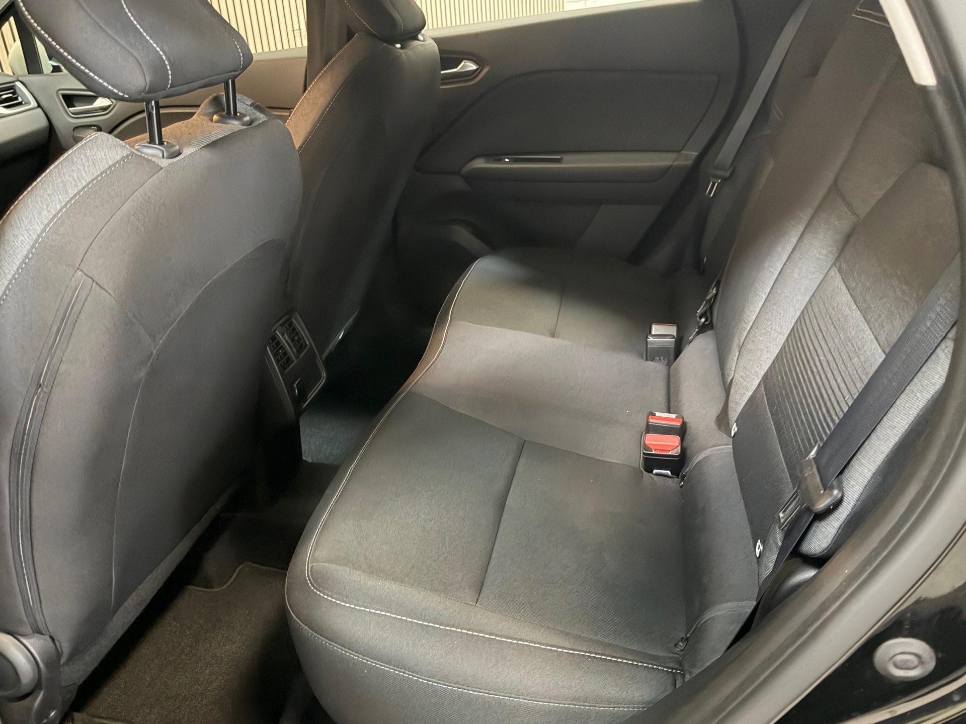 Renault Captur 1.3 TCe 140 Business Zen (2021), foto 33