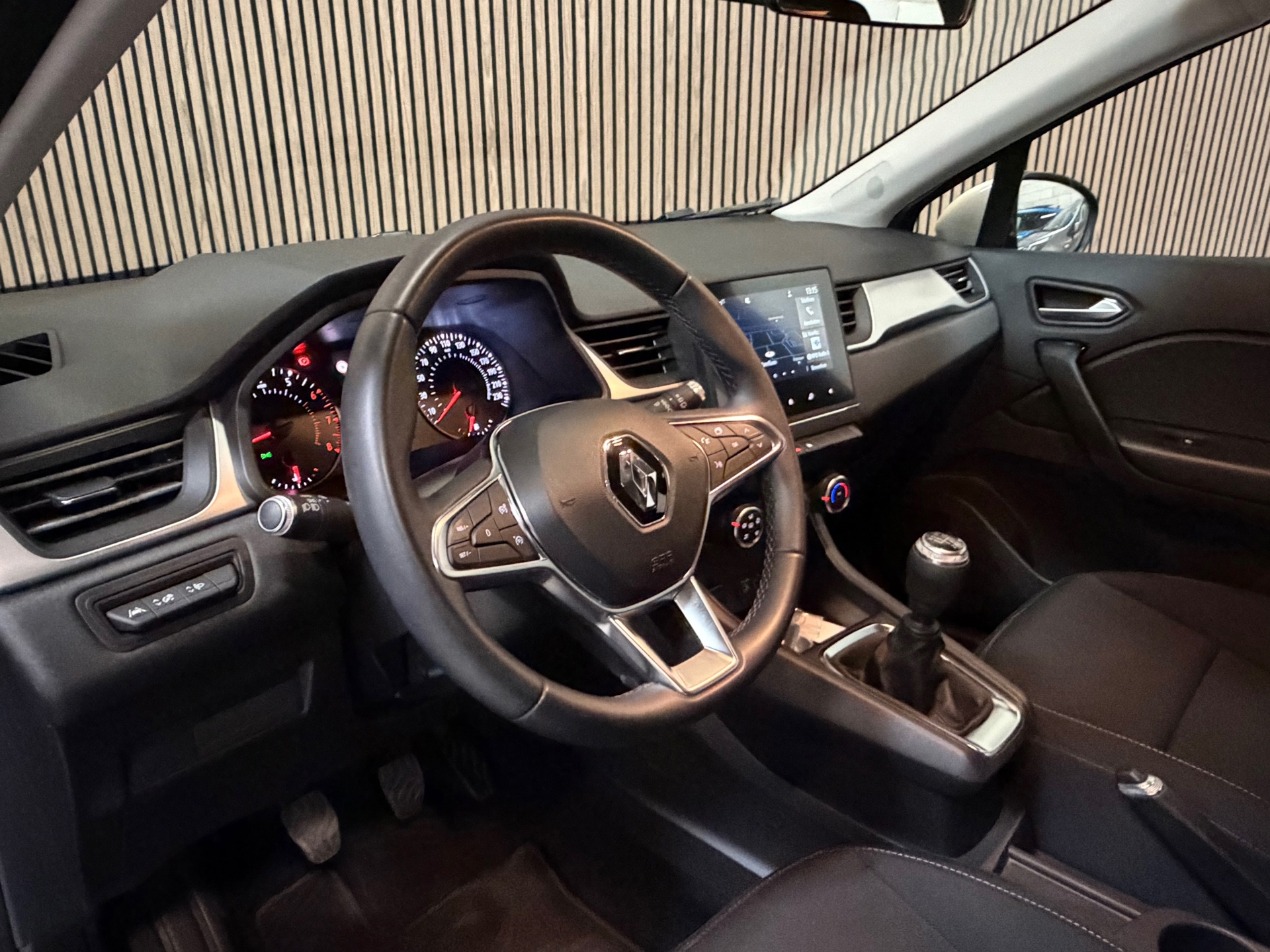 Renault Captur 1.3 TCe 140 Business Zen (2021), foto 9