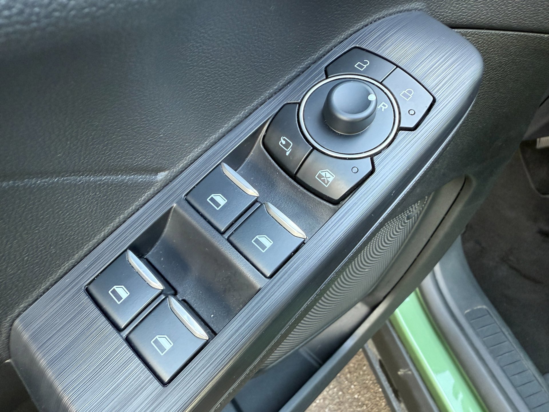 Ford Kuga 2.5 243pk PHEV Titanium Camera 360-gr (2025), foto 12