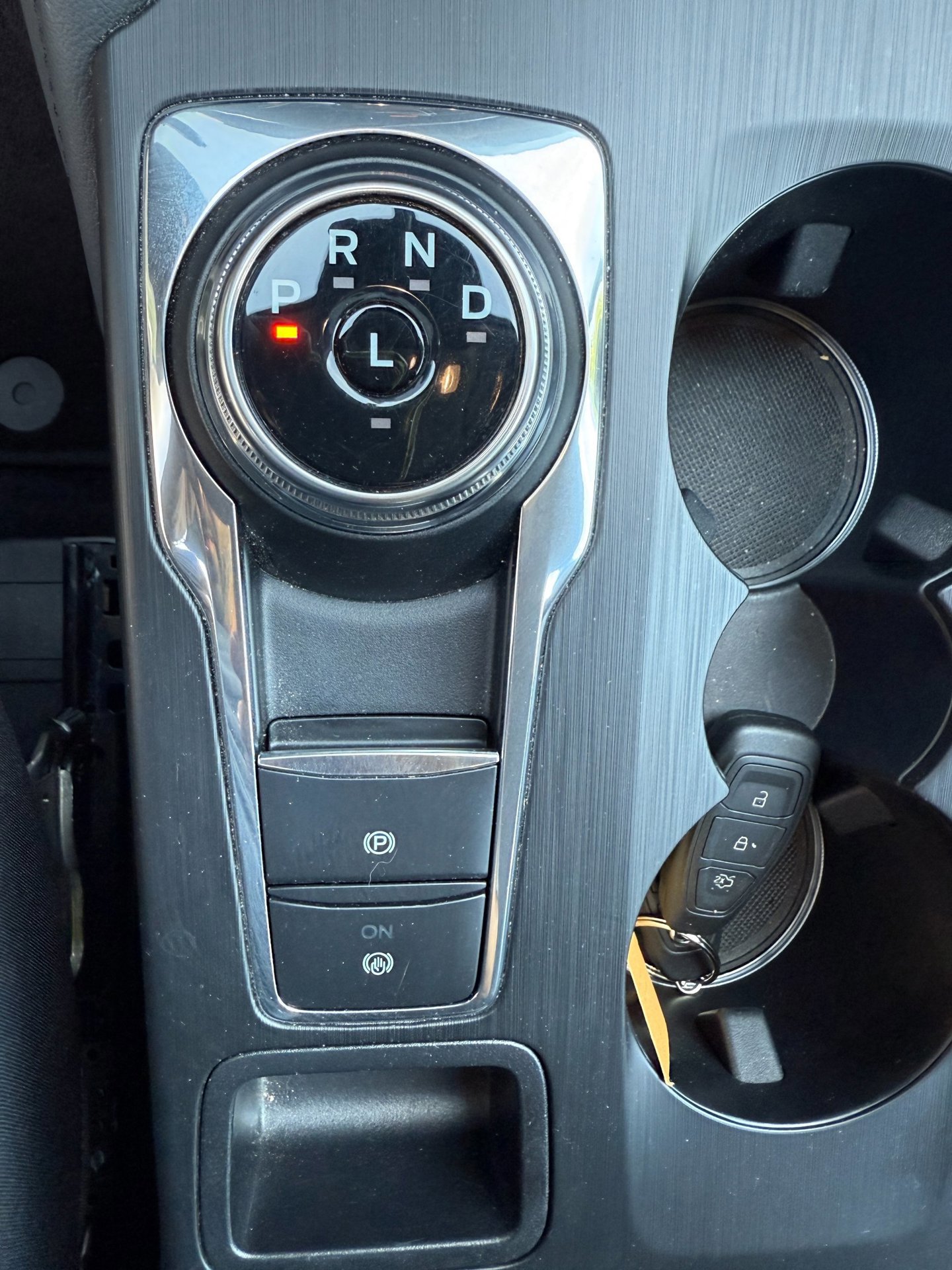 Ford Kuga 2.5 243pk PHEV Titanium Camera 360-gr (2025), foto 22