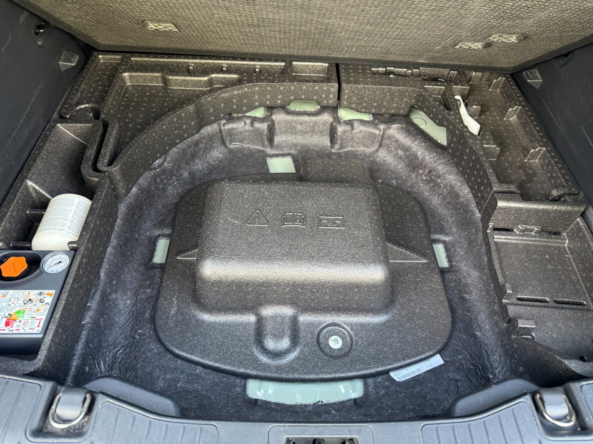 Ford Kuga 2.5 243pk PHEV Titanium Camera 360-gr (2025), foto 30