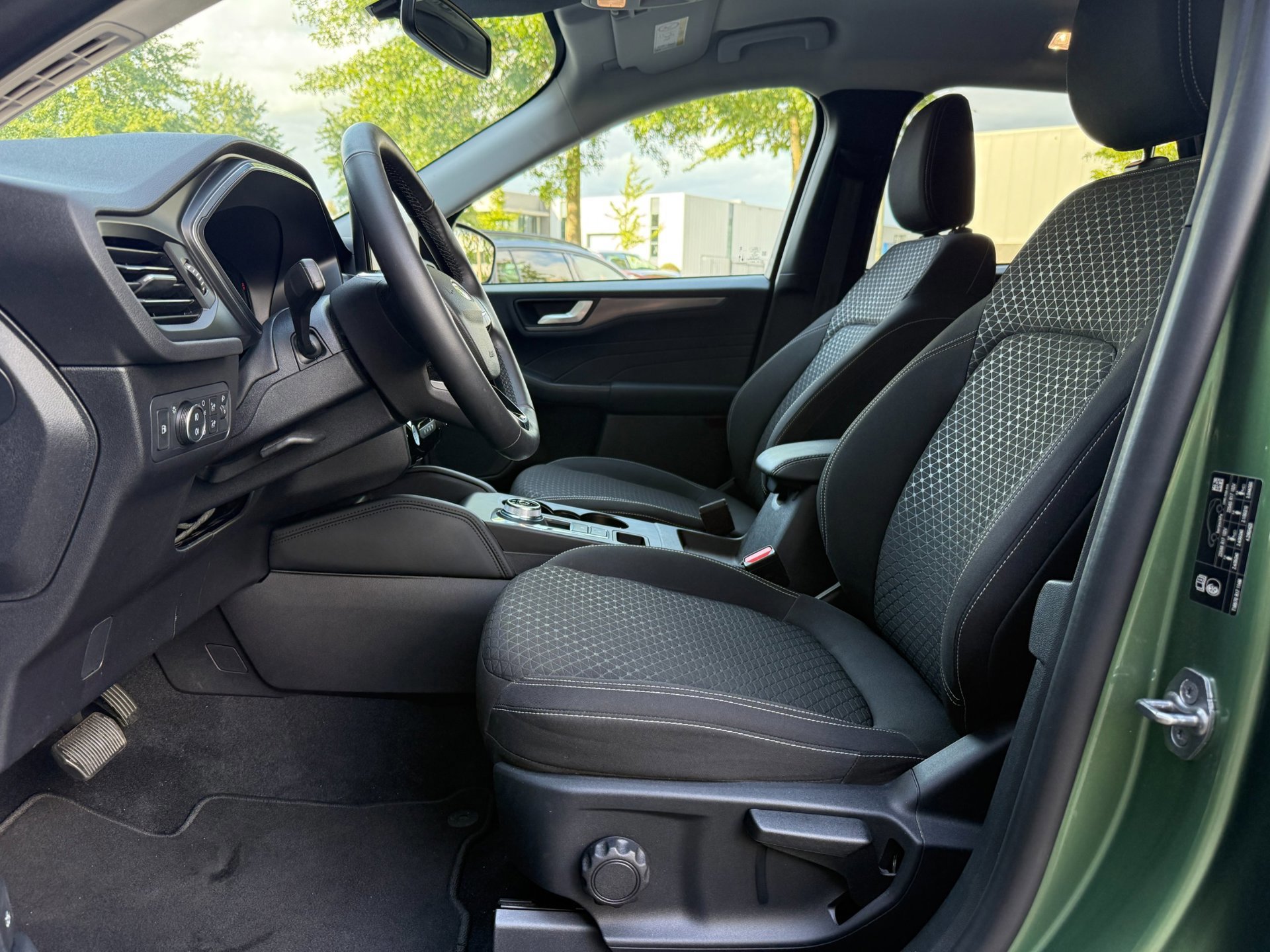 Ford Kuga 2.5 243pk PHEV Titanium Camera 360-gr (2025), foto 8