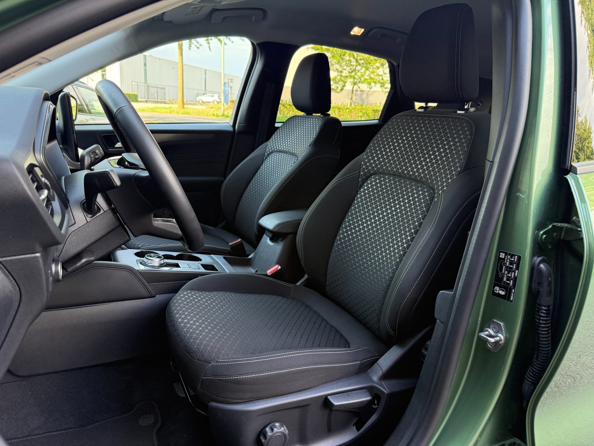 Ford Kuga 2.5 243pk PHEV Titanium Camera 360-gr (2025), foto 9