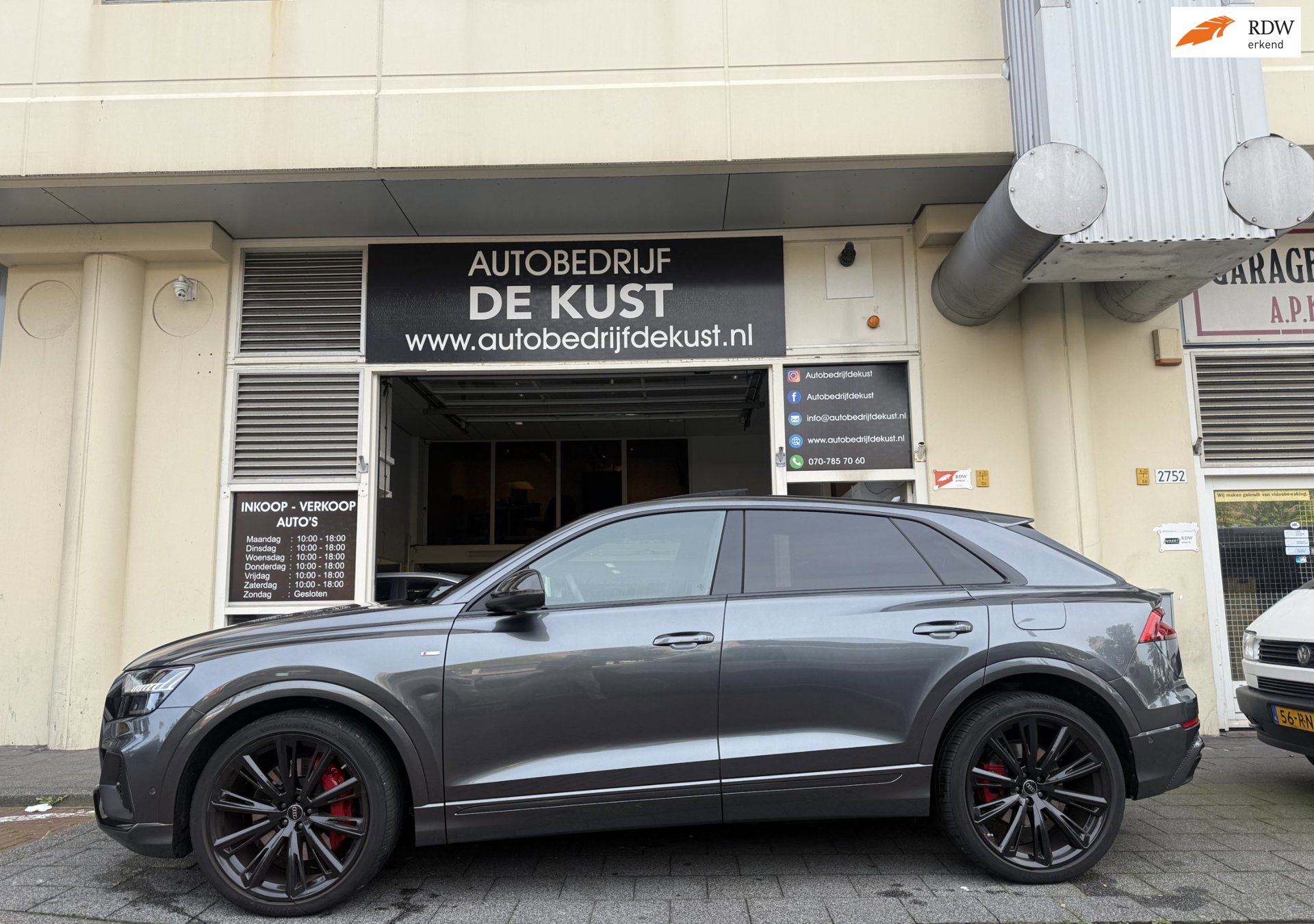 Audi Q8 55 TFSI e Quattro 2023 Competition (2023), foto 1