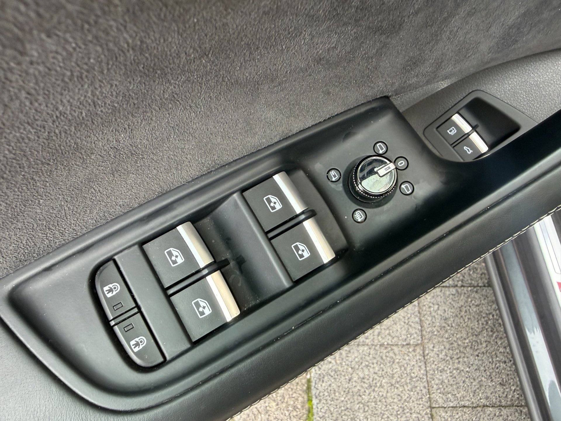 Audi Q8 55 TFSI e Quattro 2023 Competition (2023), foto 11