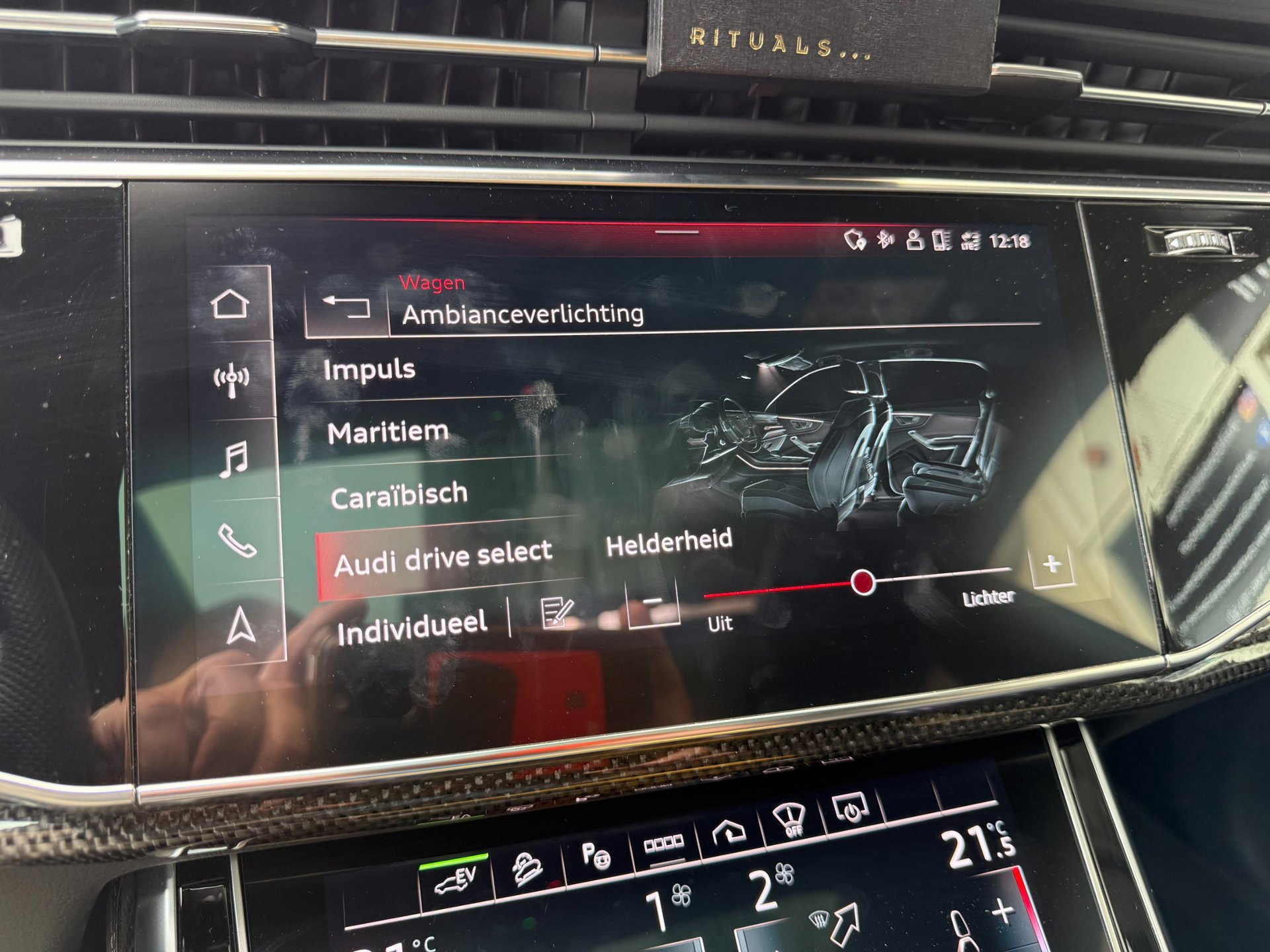 Audi Q8 55 TFSI e Quattro 2023 Competition (2023), foto 17