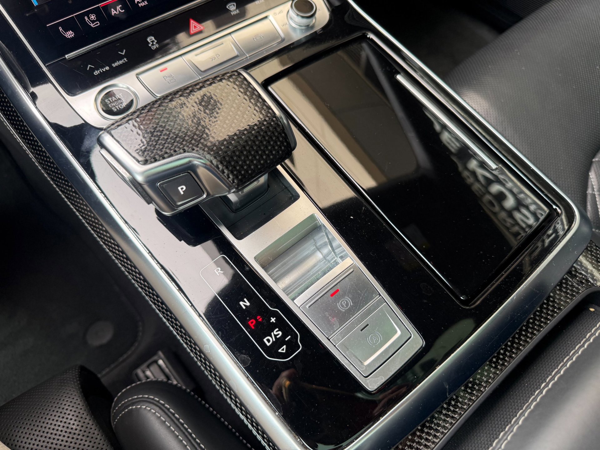 Audi Q8 55 TFSI e Quattro 2023 Competition (2023), foto 18