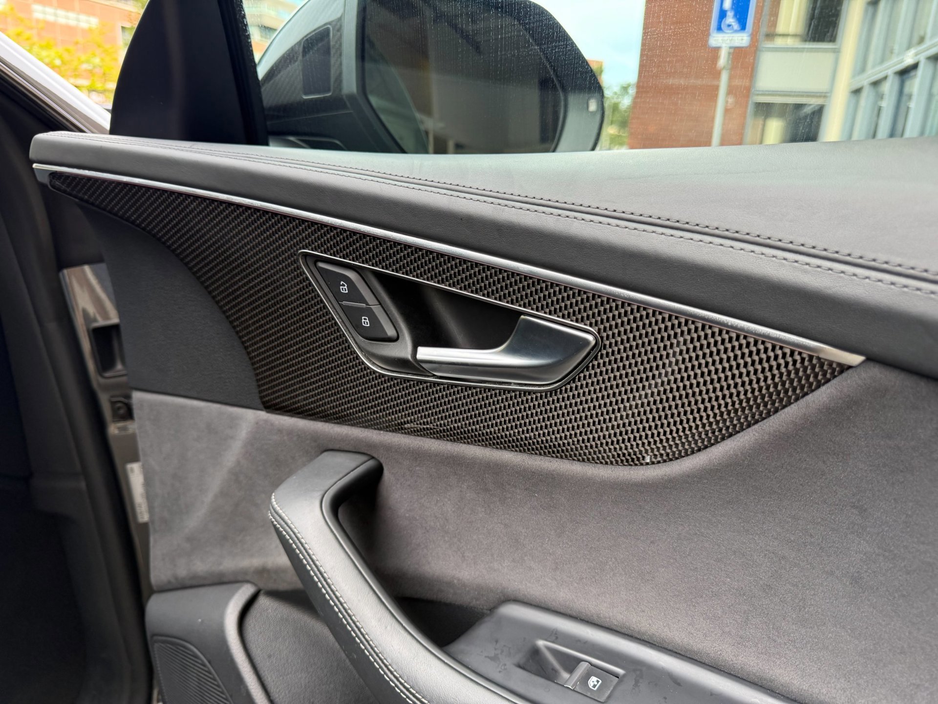 Audi Q8 55 TFSI e Quattro 2023 Competition (2023), foto 24