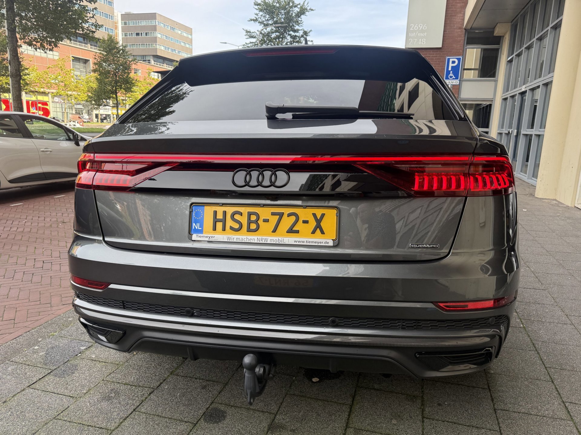 Audi Q8 55 TFSI e Quattro 2023 Competition (2023), foto 4