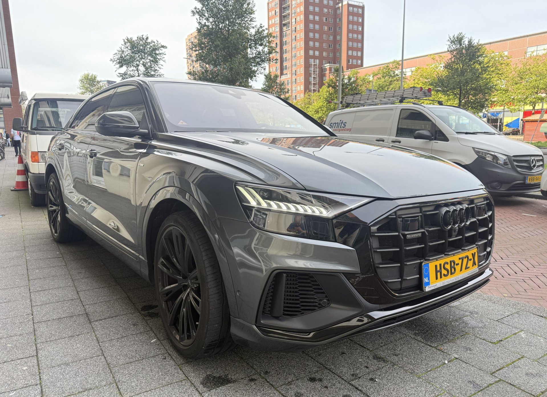 Audi Q8 55 TFSI e Quattro 2023 Competition (2023), foto 6