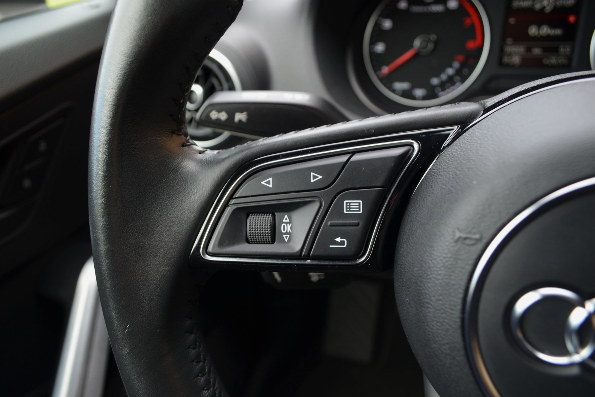 Audi Q2 35 TFSI epic (2020), foto 15