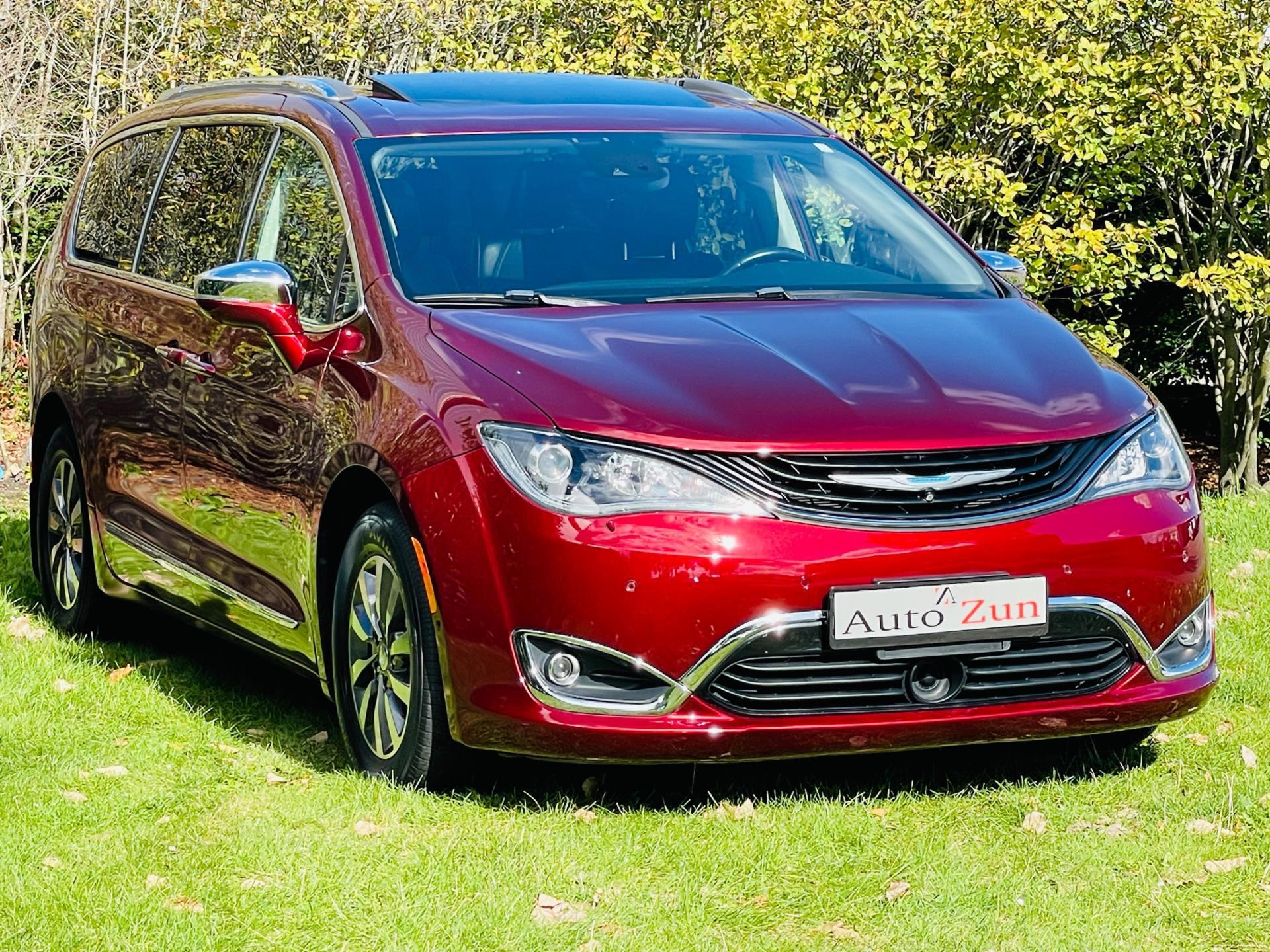 Chrysler Pacifica Plug-in Hybrid Limited (2017), foto 1