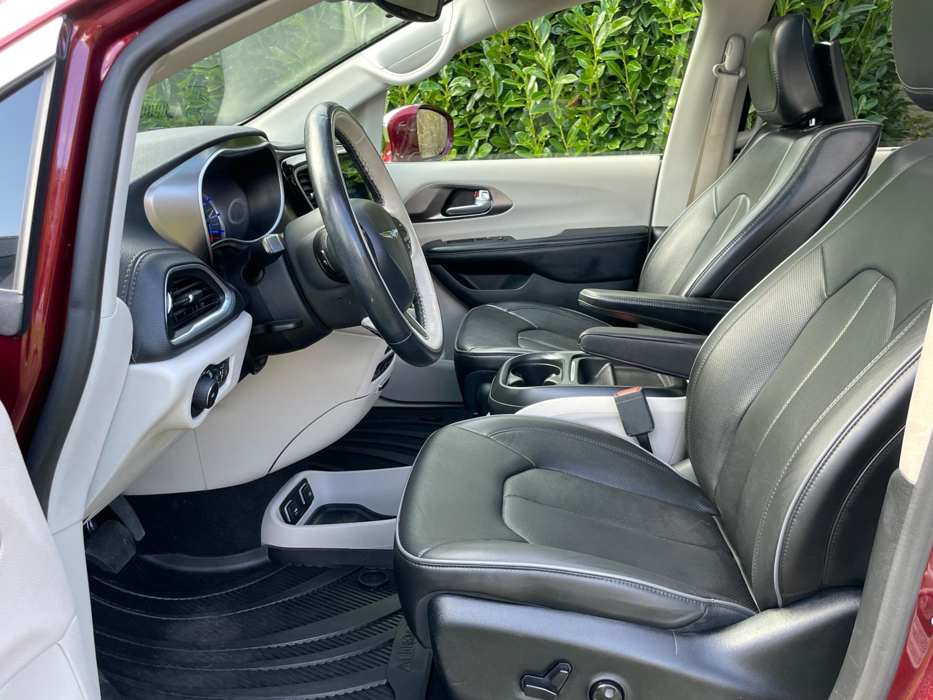 Chrysler Pacifica Plug-in Hybrid Limited (2017), foto 11