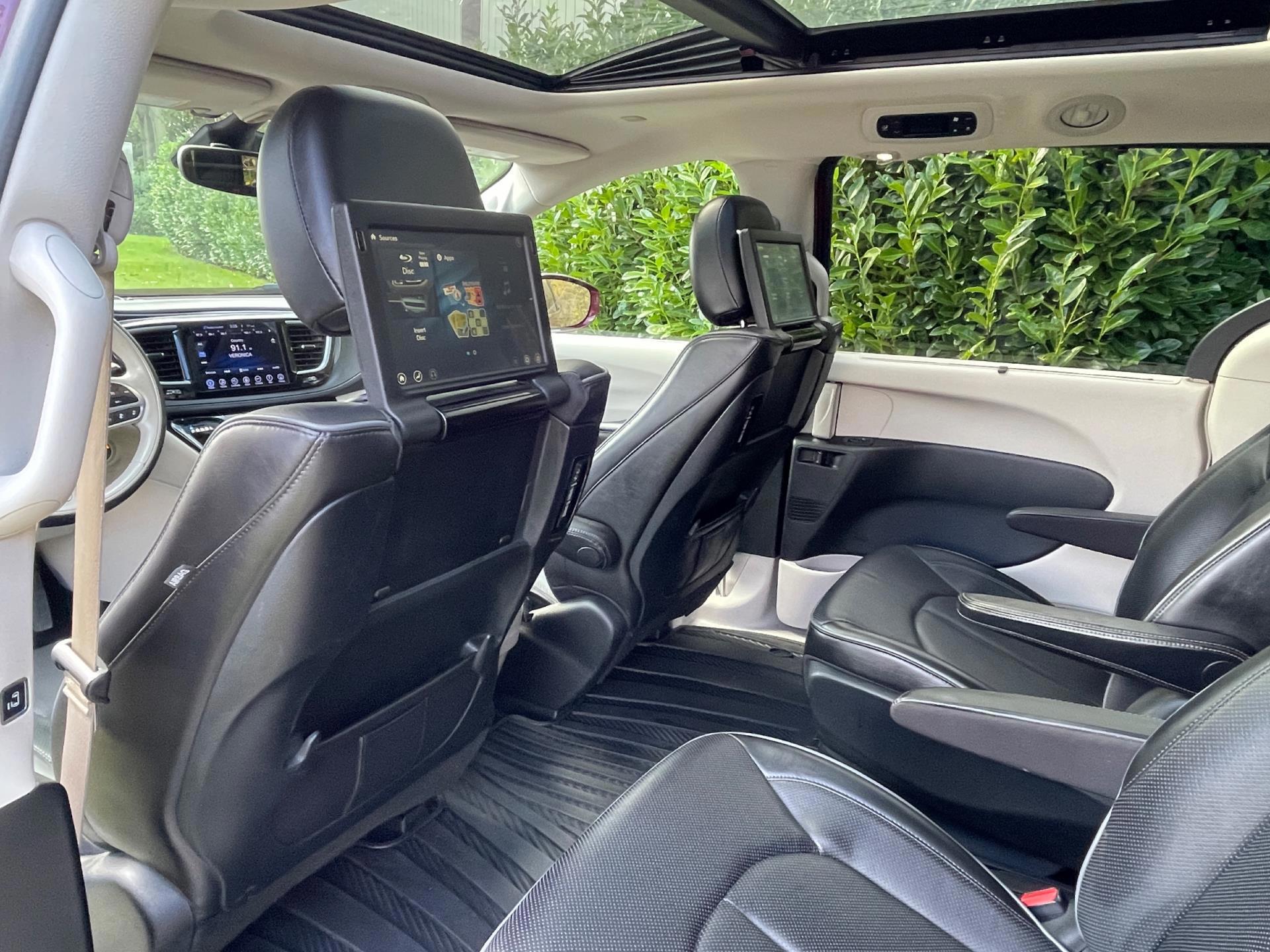 Chrysler Pacifica Plug-in Hybrid Limited (2017), foto 13