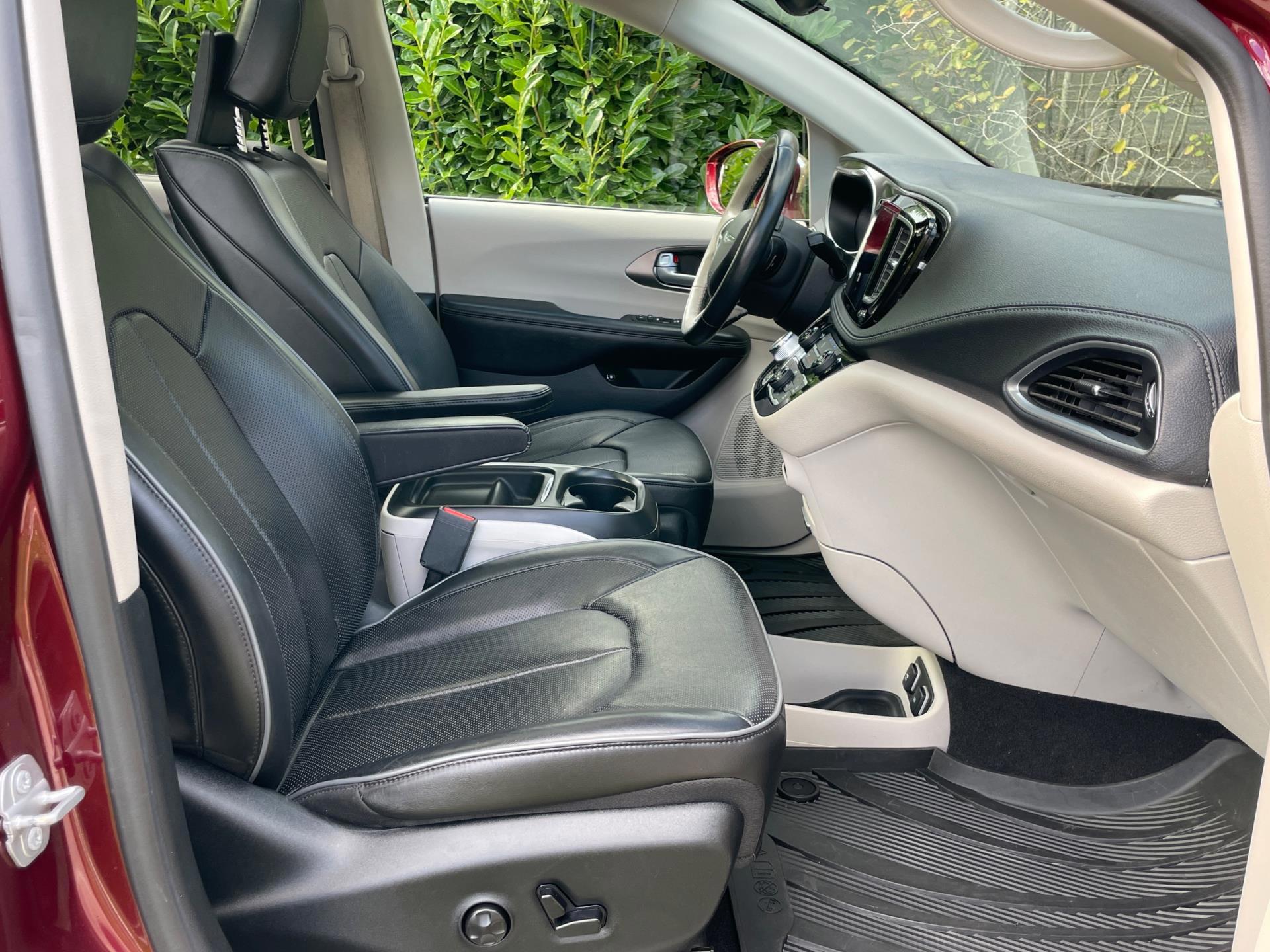 Chrysler Pacifica Plug-in Hybrid Limited (2017), foto 14