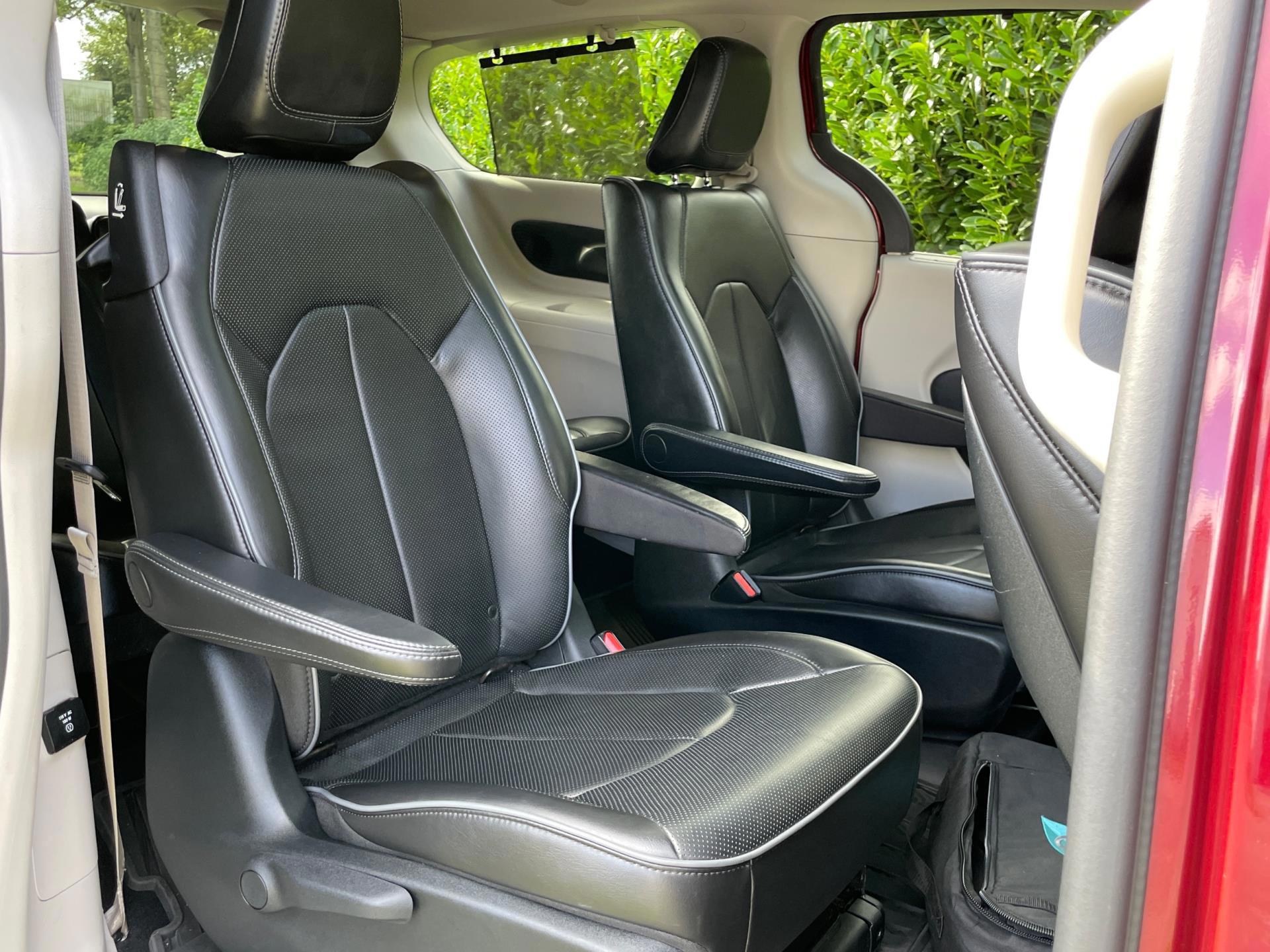 Chrysler Pacifica Plug-in Hybrid Limited (2017), foto 15
