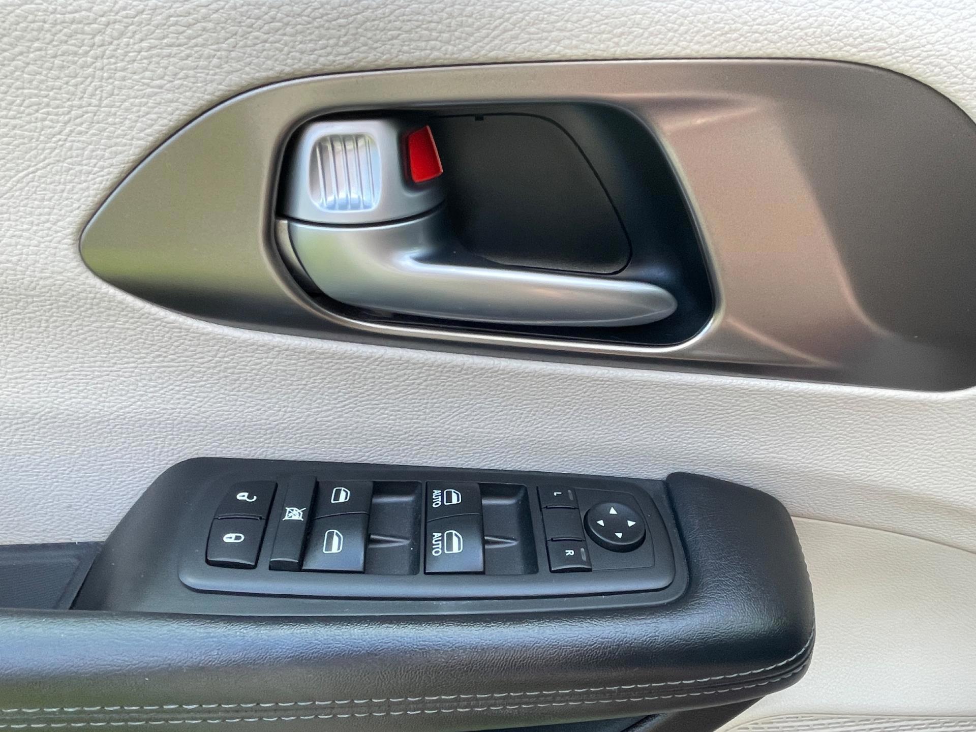 Chrysler Pacifica Plug-in Hybrid Limited (2017), foto 18
