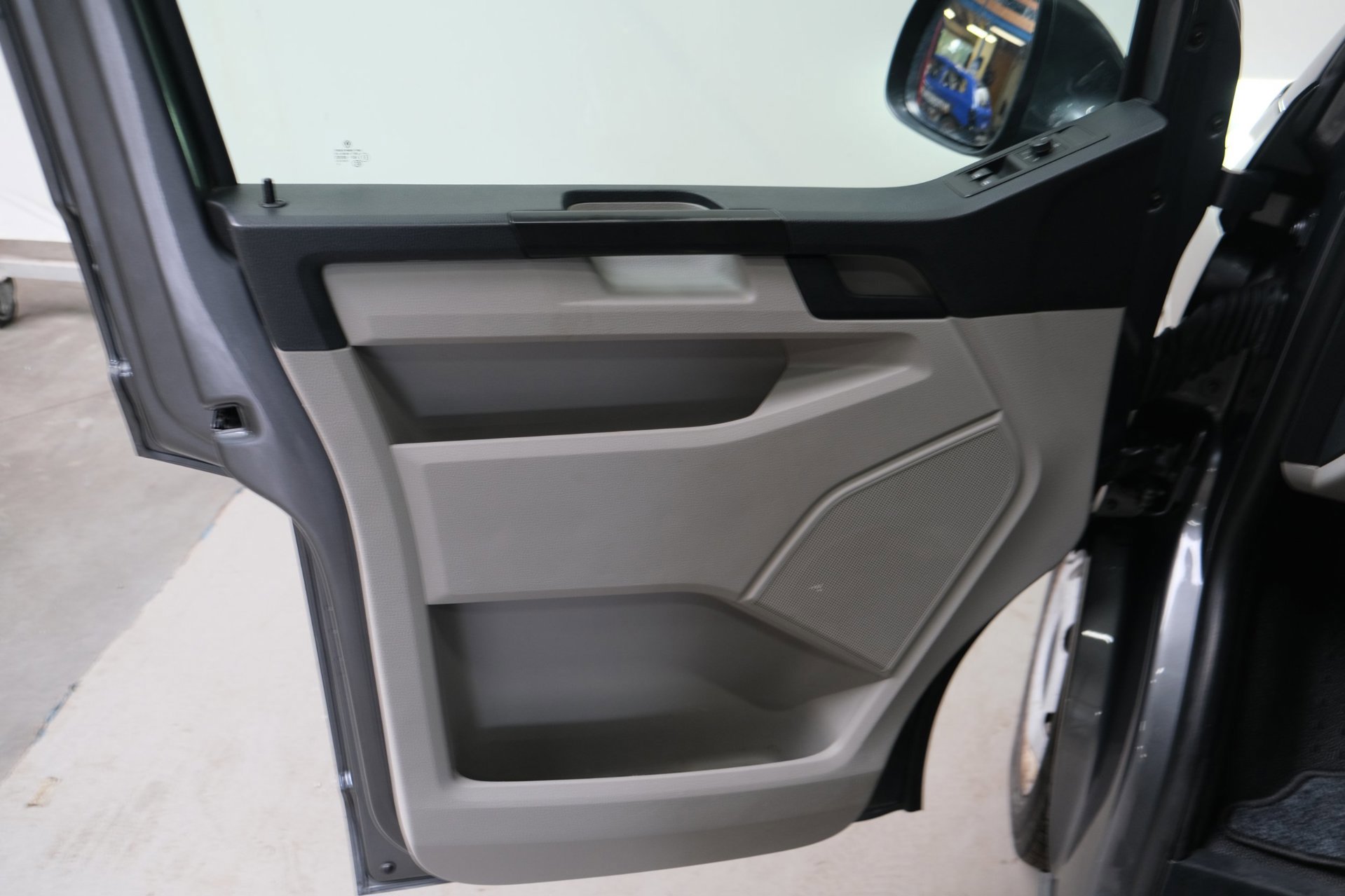 Volkswagen Transporter 2.0 TDI L2H1 Comfortline (2018), foto 13