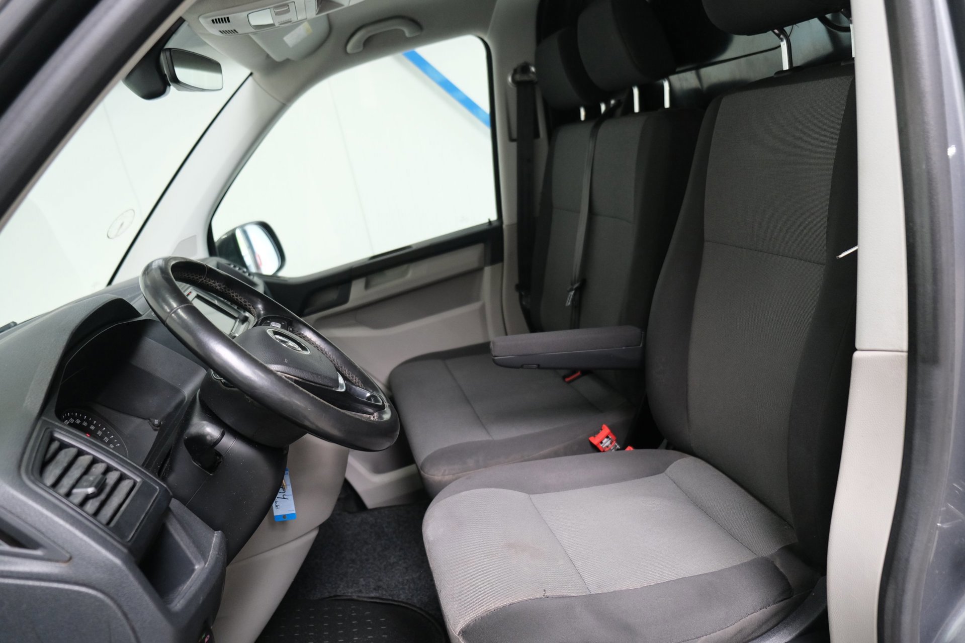 Volkswagen Transporter 2.0 TDI L2H1 Comfortline (2018), foto 15