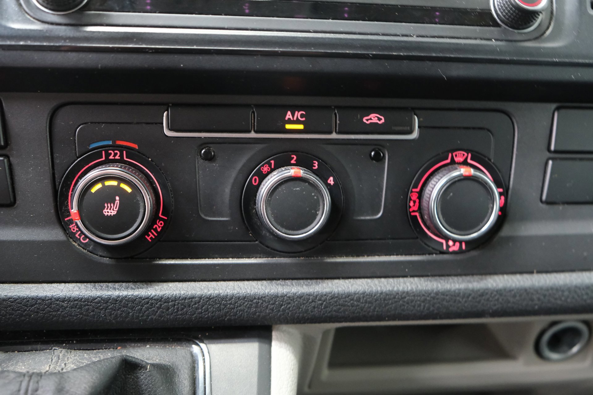 Volkswagen Transporter 2.0 TDI L2H1 Comfortline (2018), foto 21