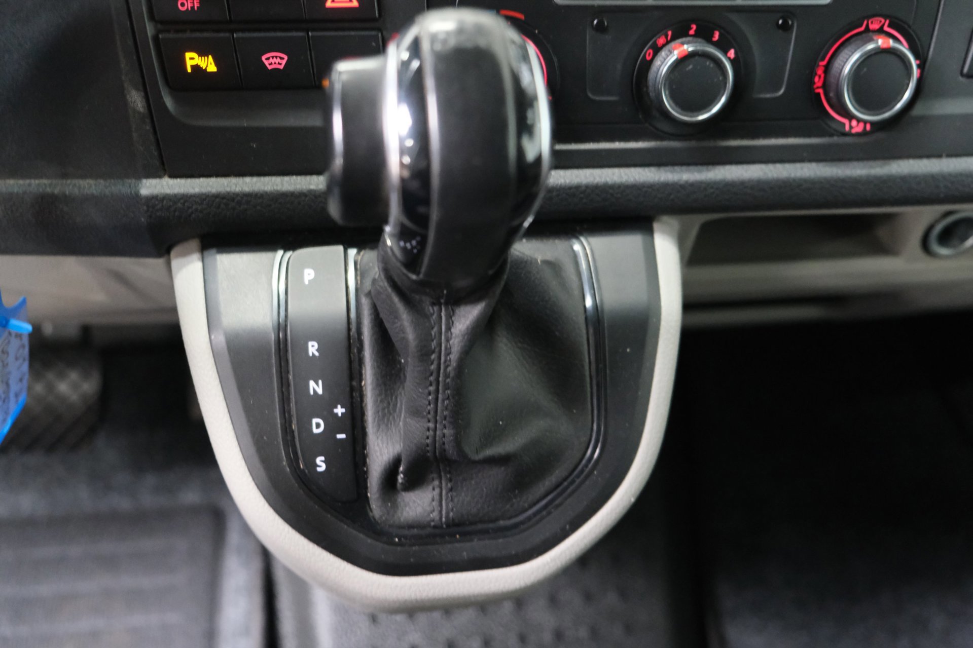 Volkswagen Transporter 2.0 TDI L2H1 Comfortline (2018), foto 23