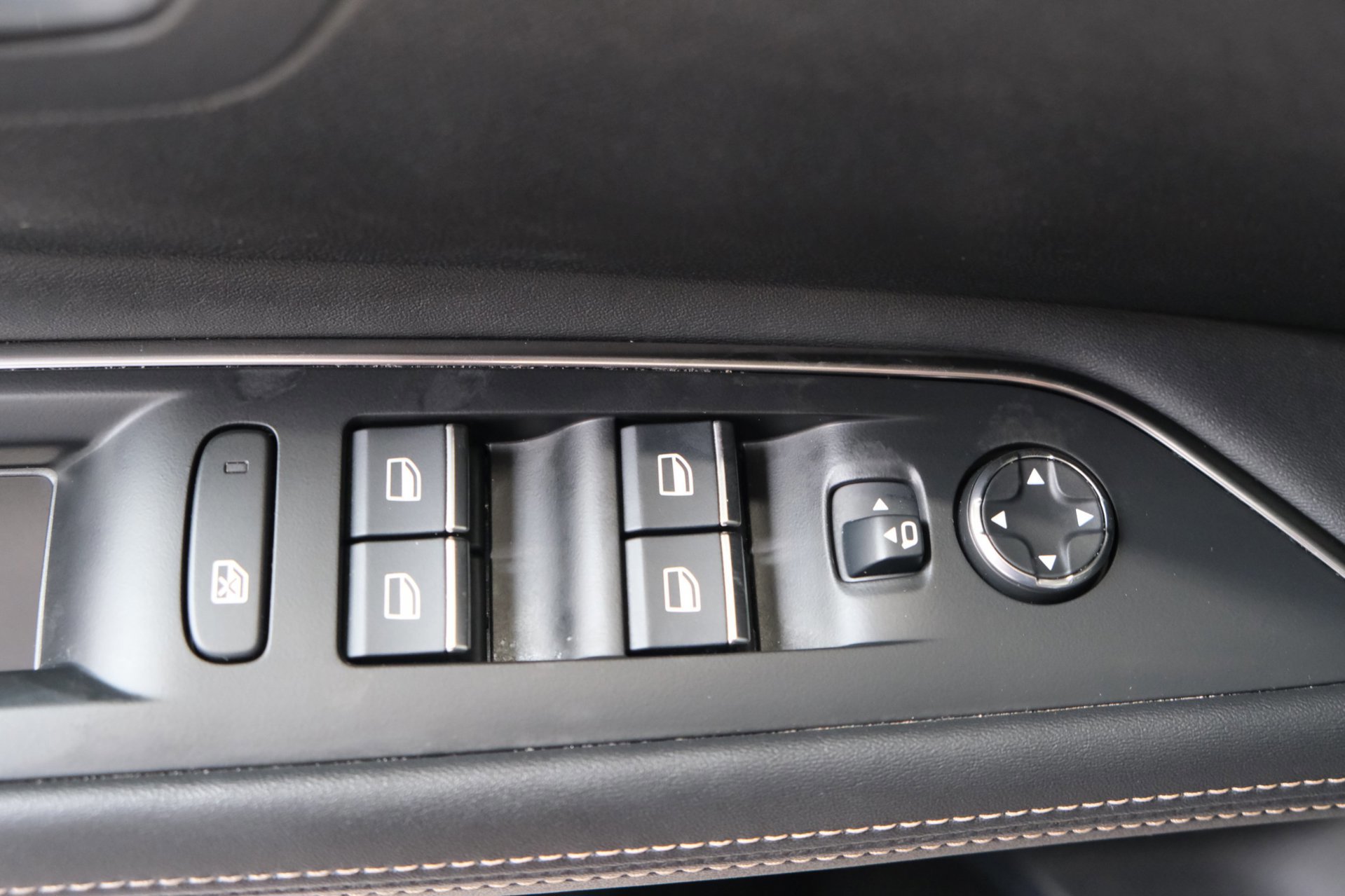 Peugeot 3008 1.6 HYbrid 225 GT (2022), foto 12