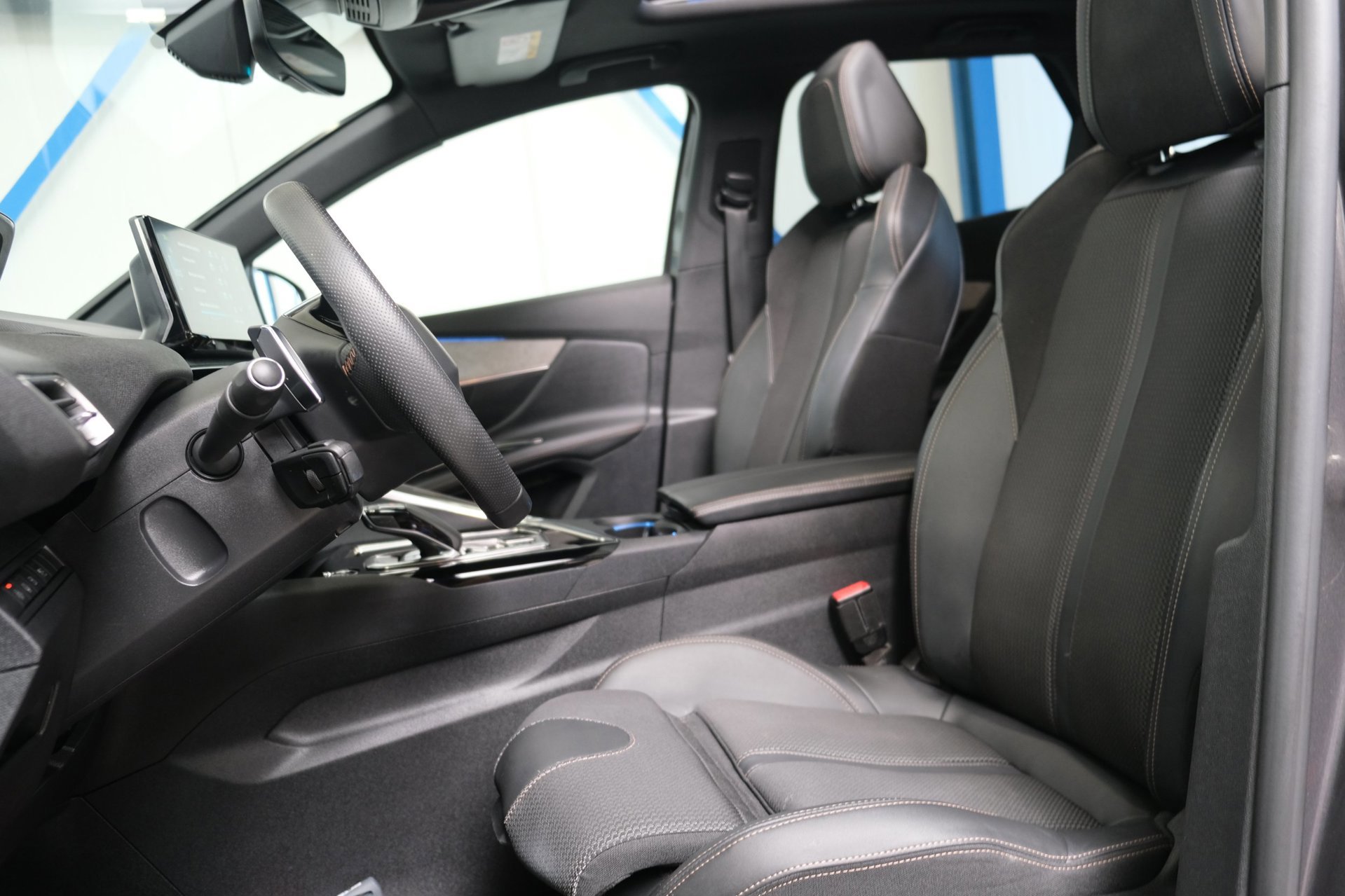 Peugeot 3008 1.6 HYbrid 225 GT (2022), foto 13
