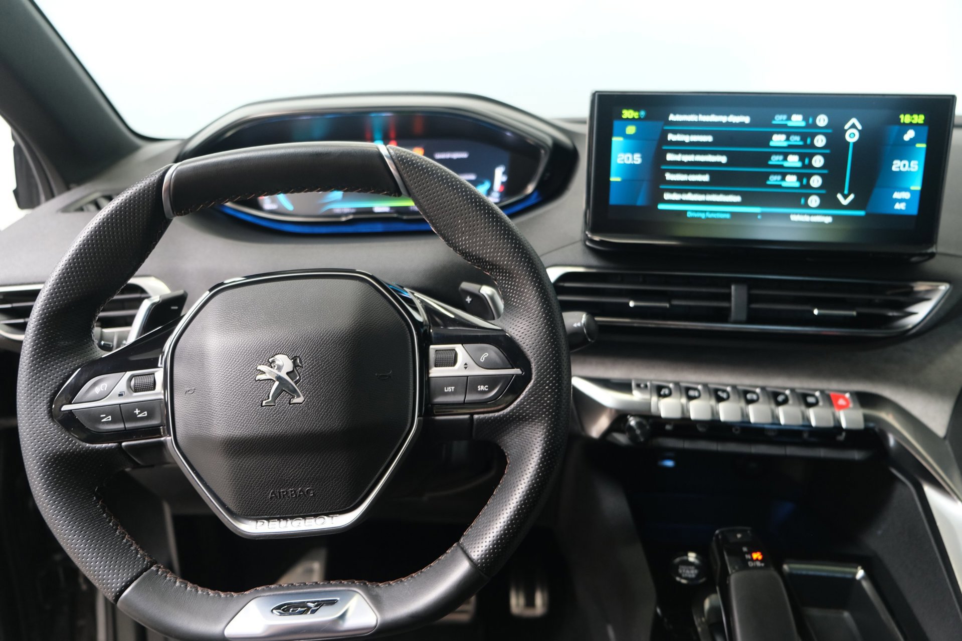 Peugeot 3008 1.6 HYbrid 225 GT (2022), foto 19