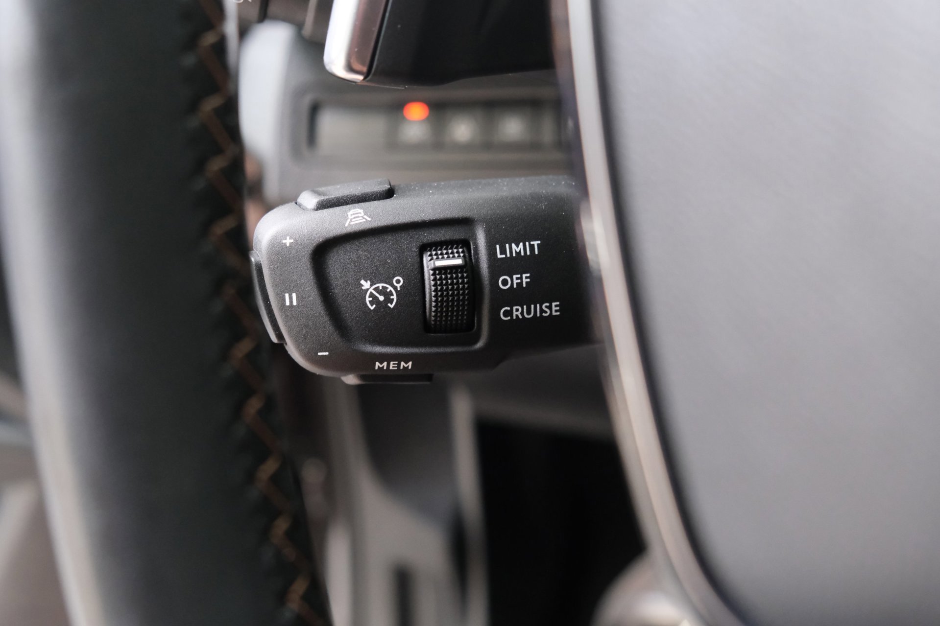 Peugeot 3008 1.6 HYbrid 225 GT (2022), foto 31