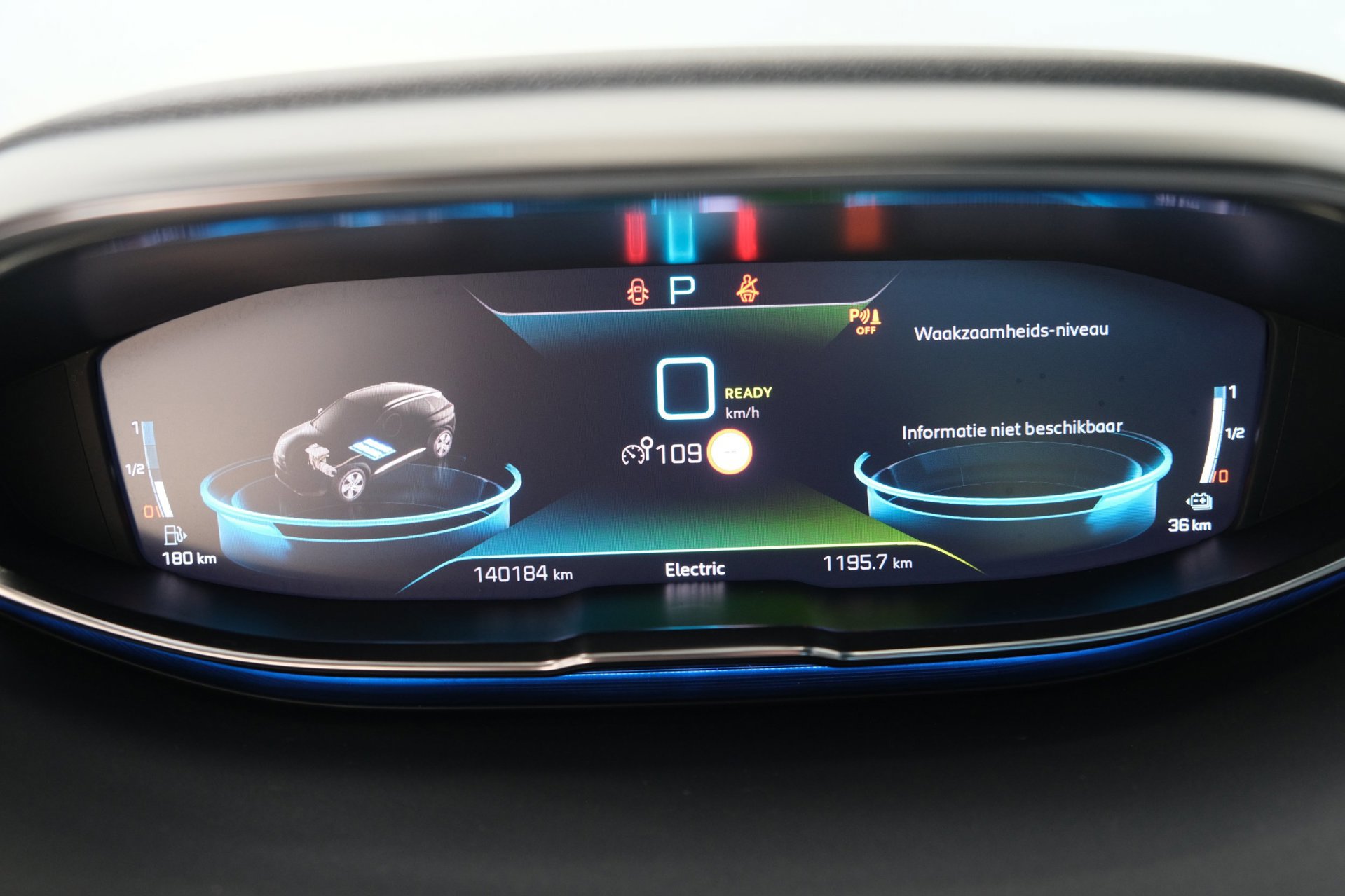 Peugeot 3008 1.6 HYbrid 225 GT (2022), foto 32