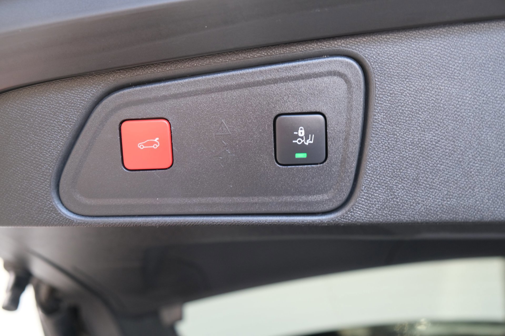 Peugeot 3008 1.6 HYbrid 225 GT (2022), foto 8