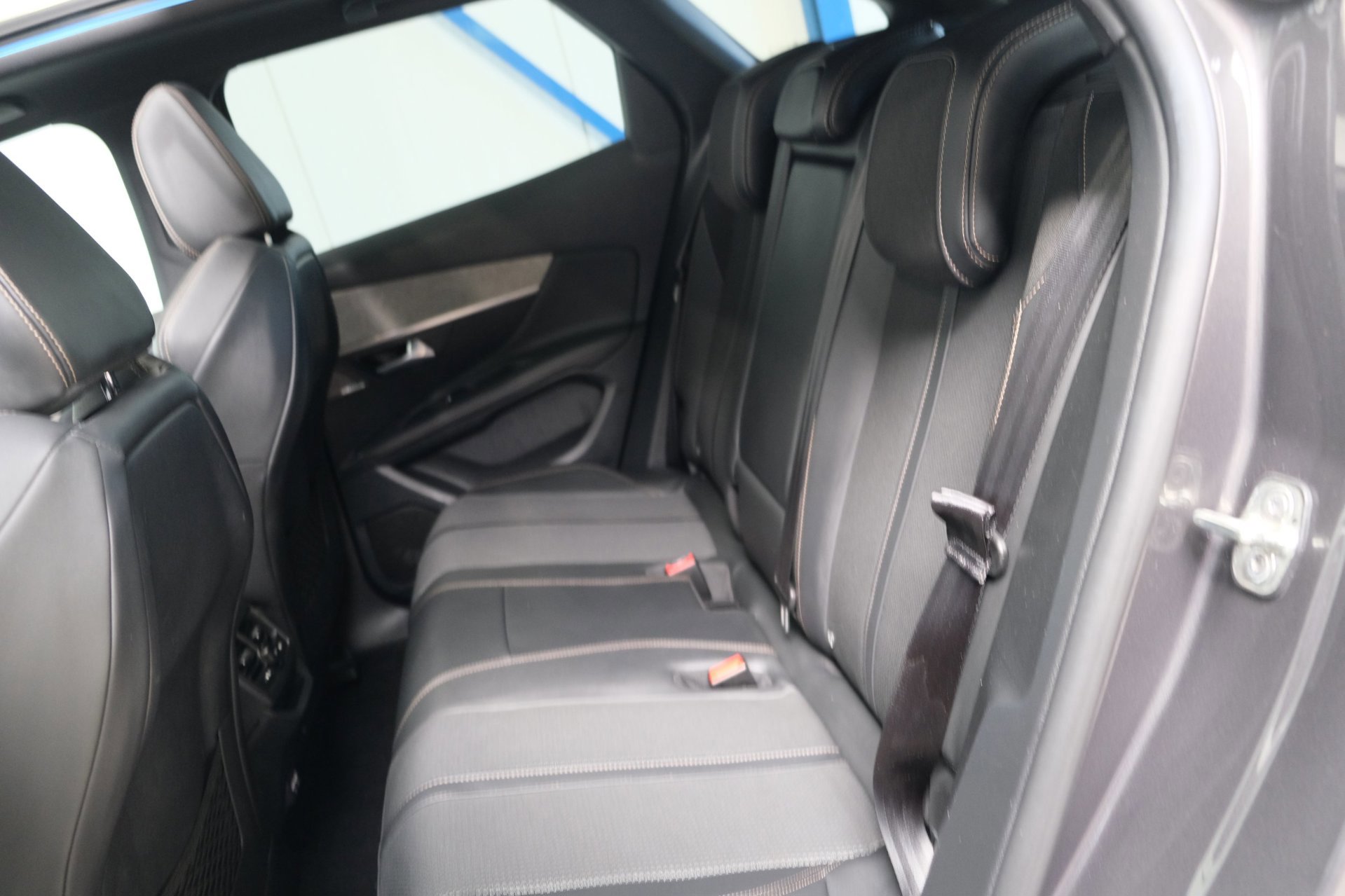 Peugeot 3008 1.6 HYbrid 225 GT (2022), foto 10