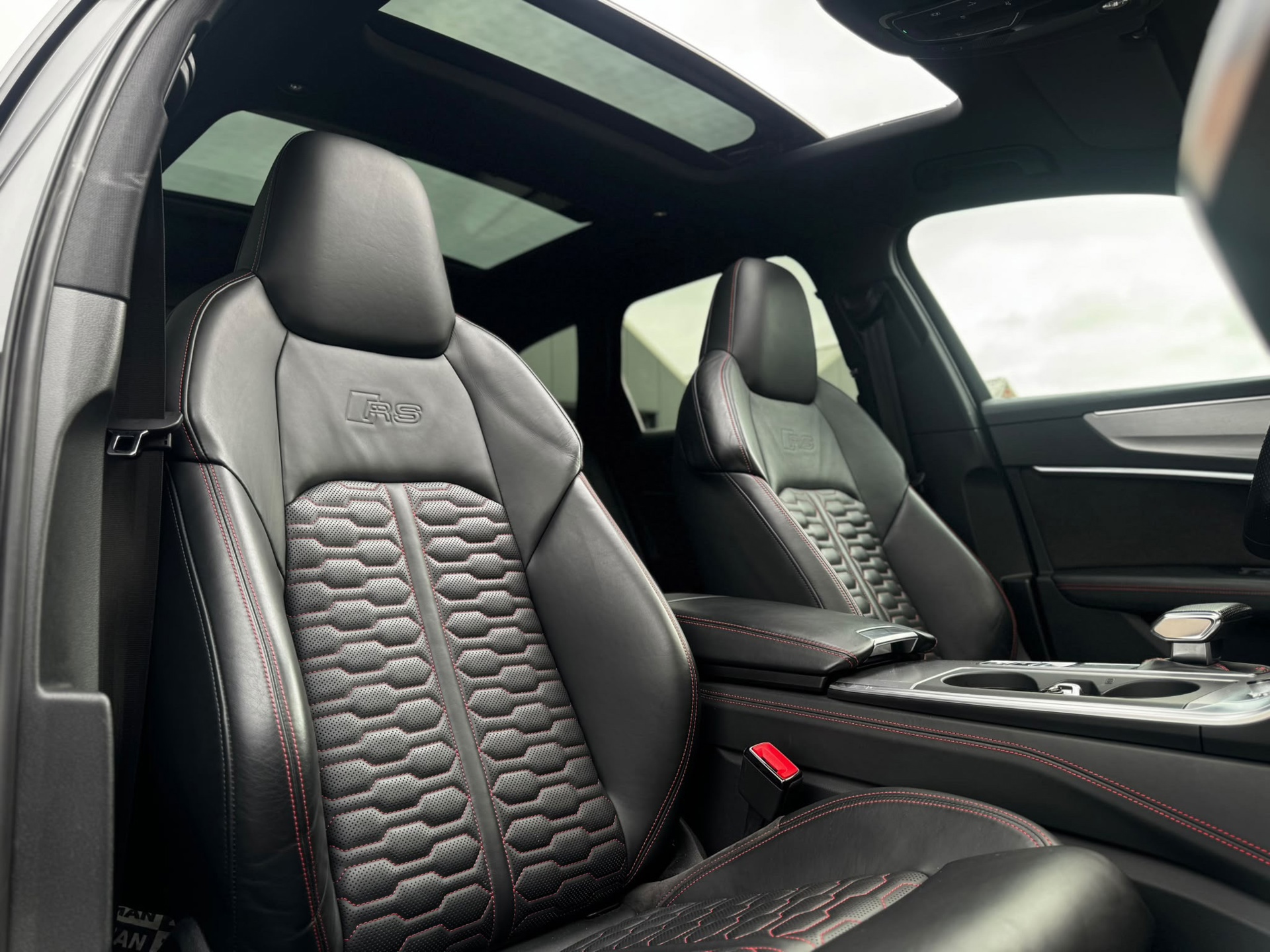 Audi A6 Avant RS 6 TFSI quattro (2020), foto 13