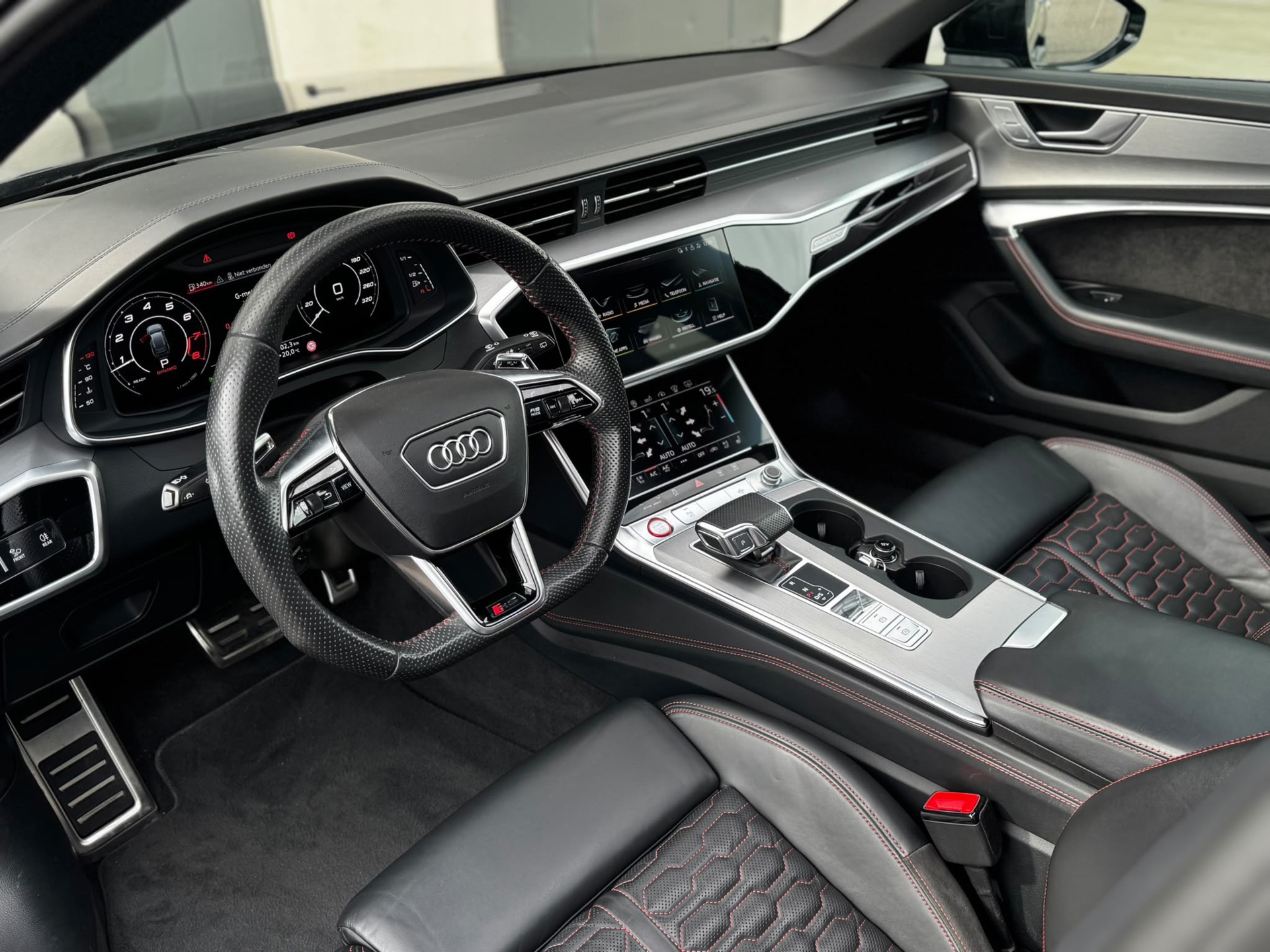 Audi A6 Avant RS 6 TFSI quattro (2020), foto 14