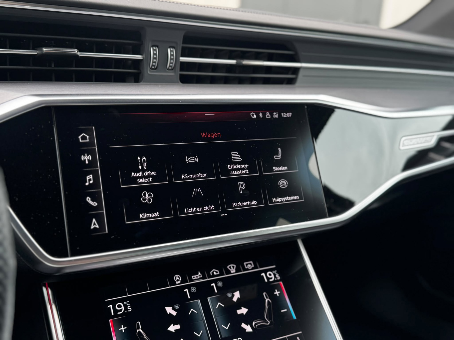 Audi A6 Avant RS 6 TFSI quattro (2020), foto 22