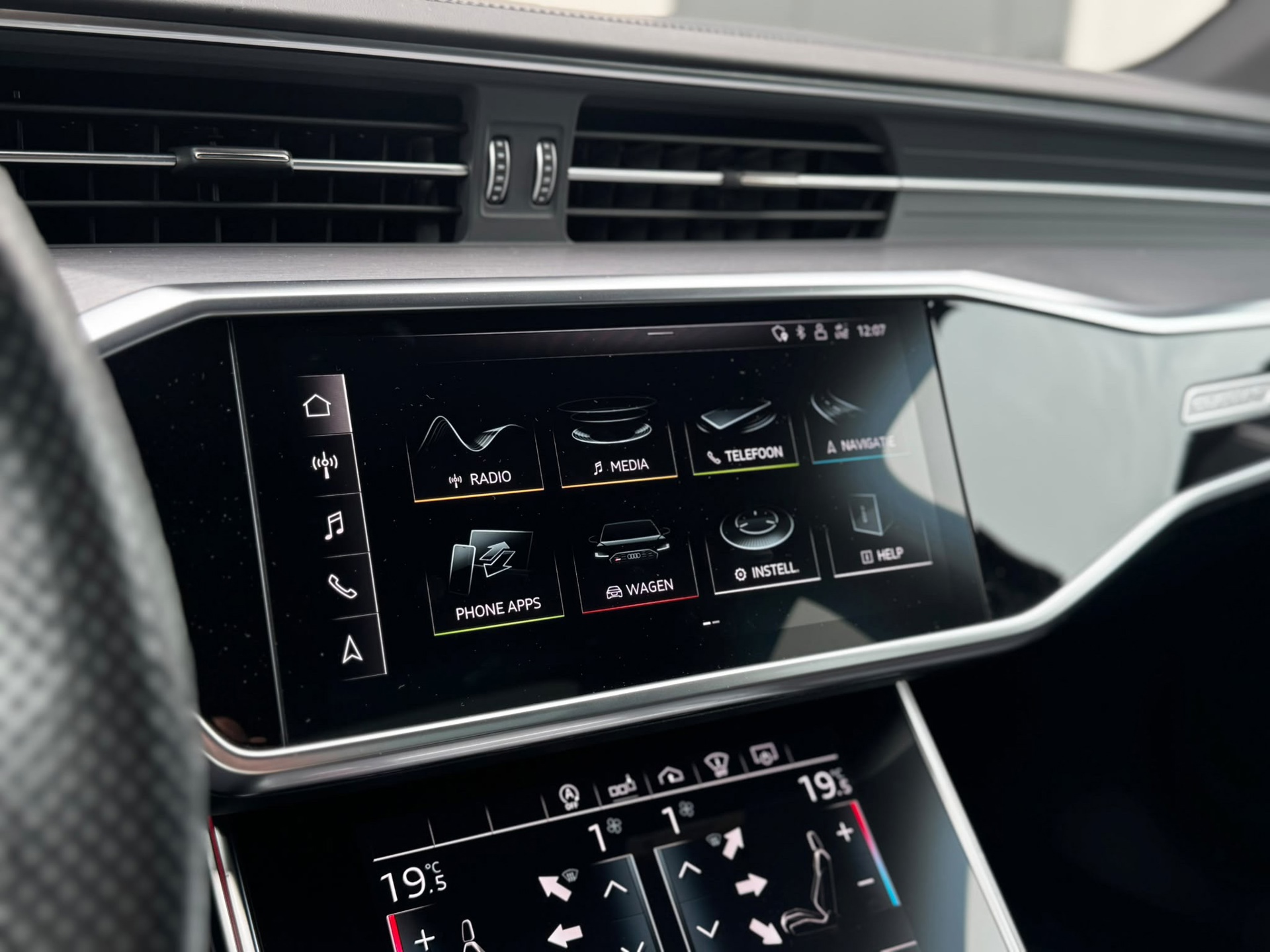 Audi A6 Avant RS 6 TFSI quattro (2020), foto 27