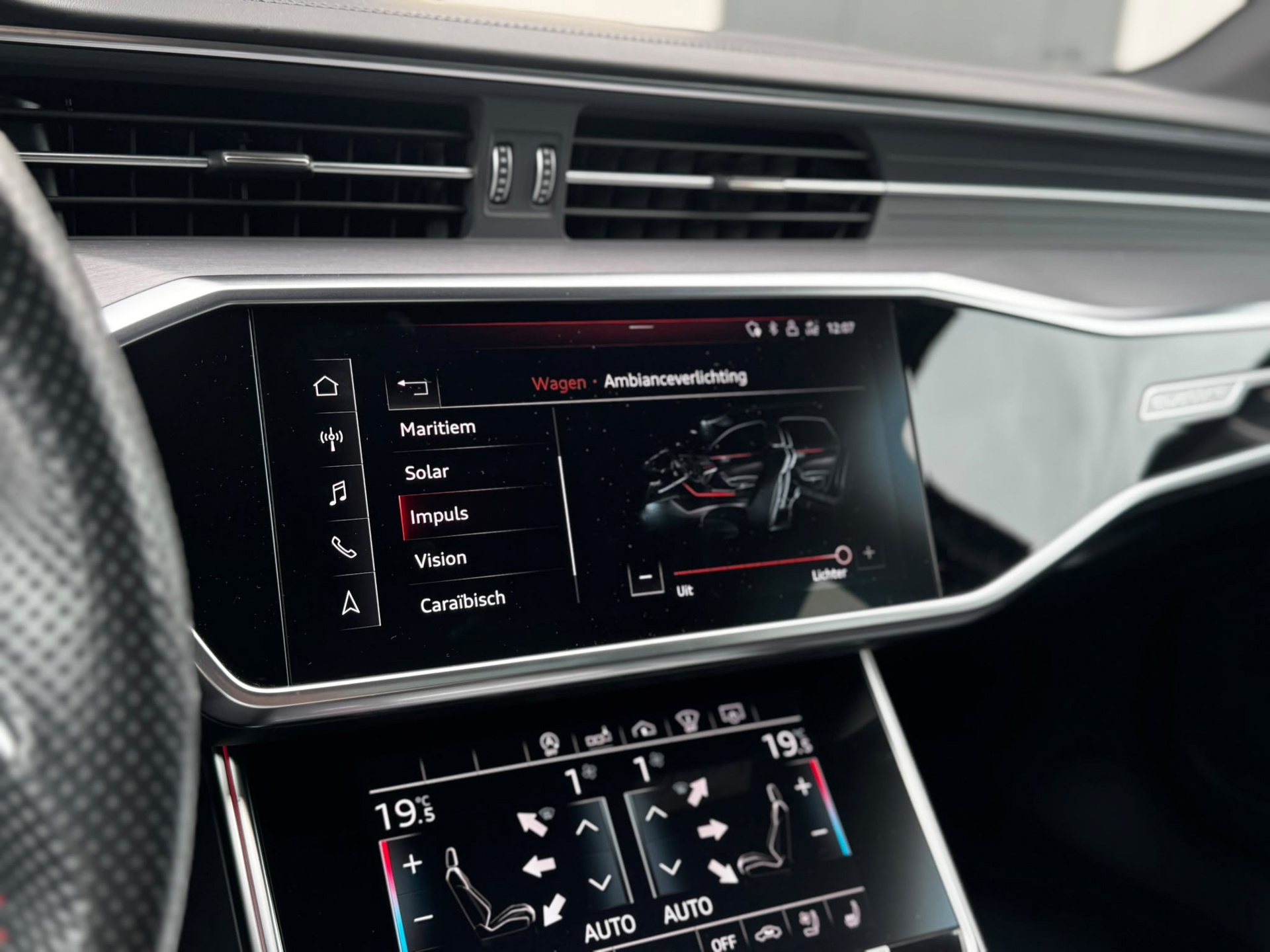 Audi A6 Avant RS 6 TFSI quattro (2020), foto 28