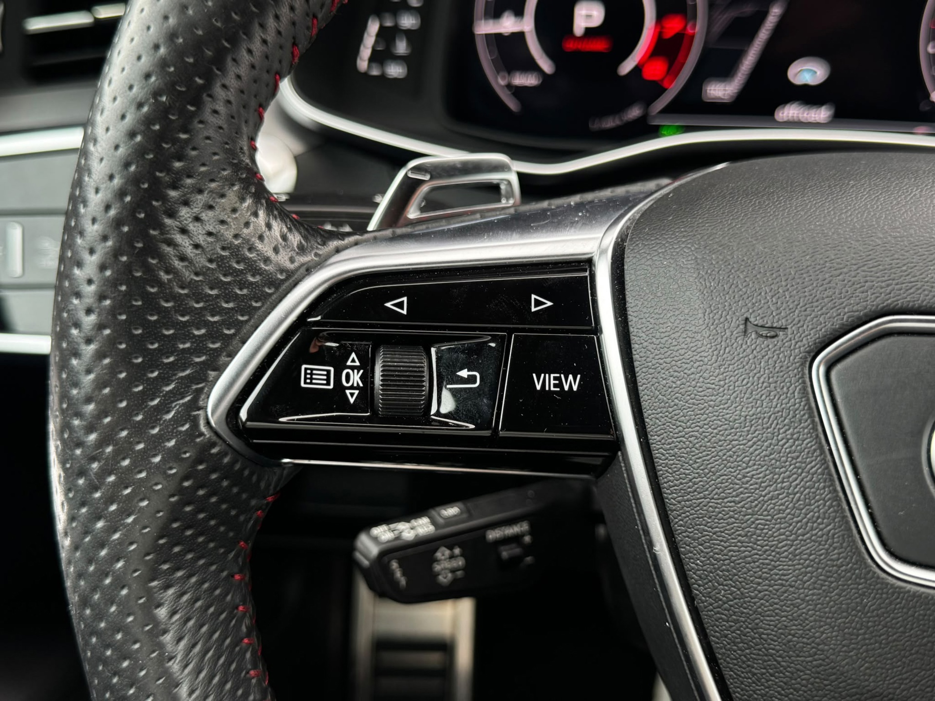 Audi A6 Avant RS 6 TFSI quattro (2020), foto 36