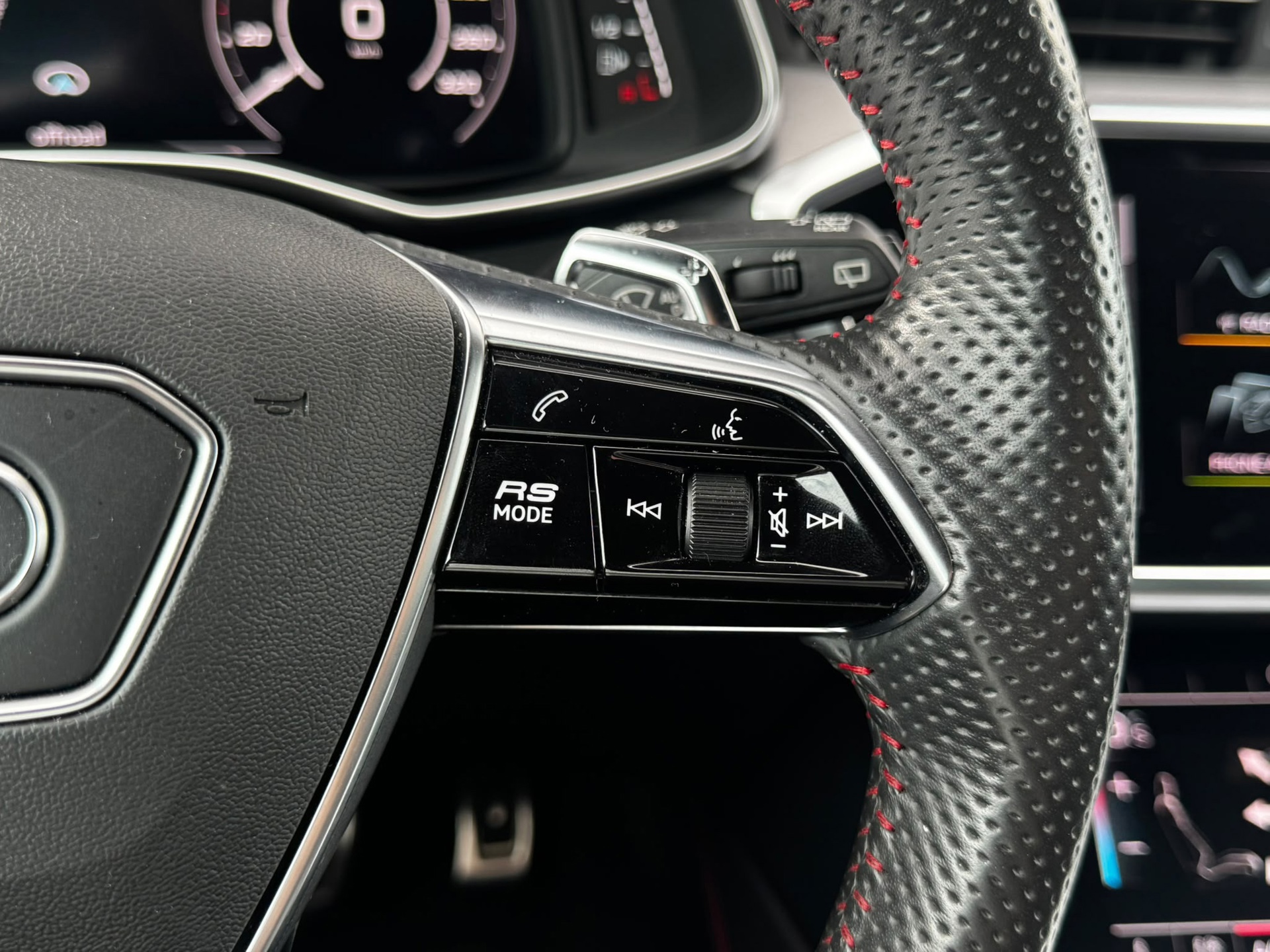 Audi A6 Avant RS 6 TFSI quattro (2020), foto 37