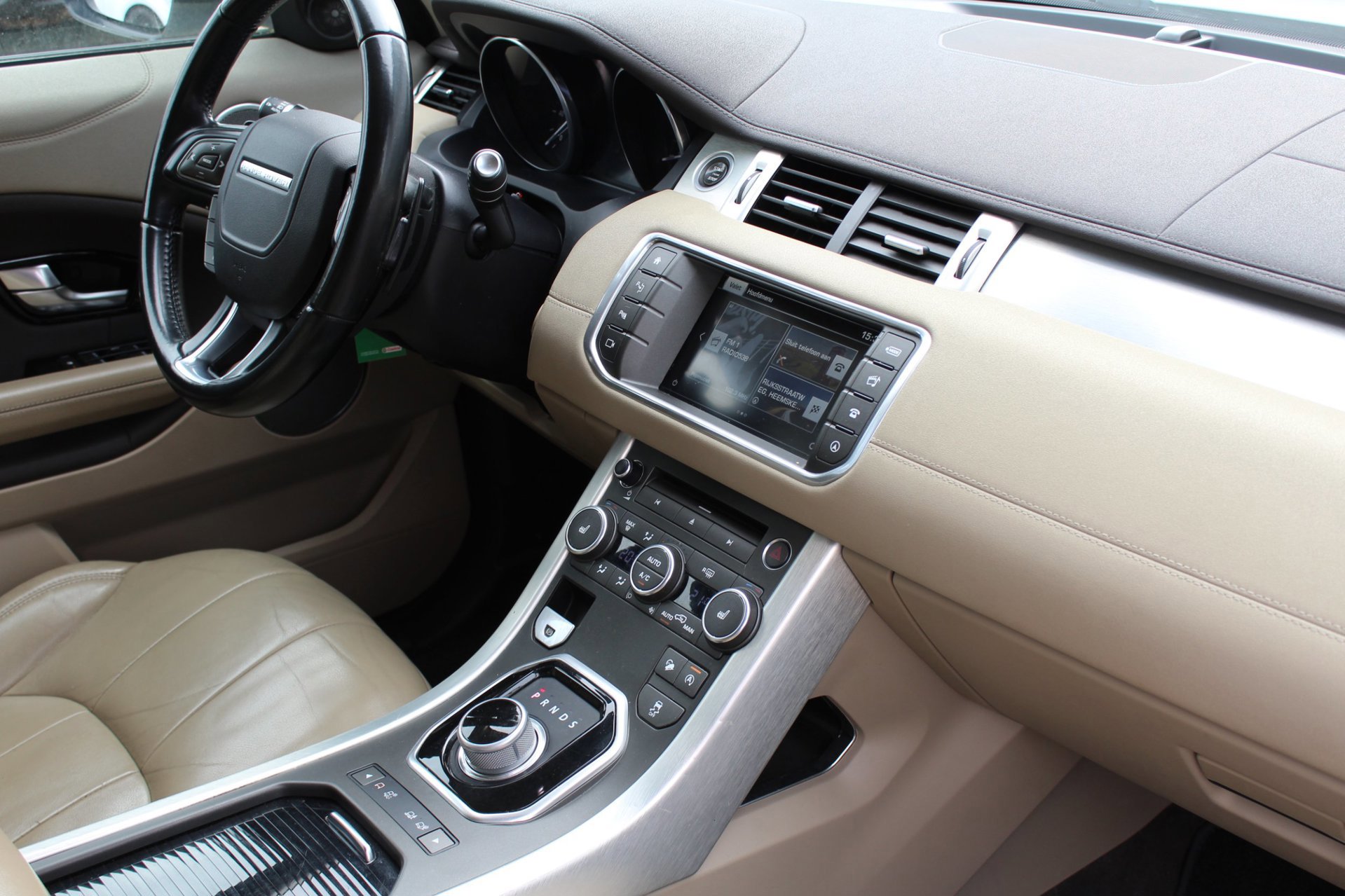 Land Rover Range Evoque 2.0 Si4 Autobiography (2016), foto 20